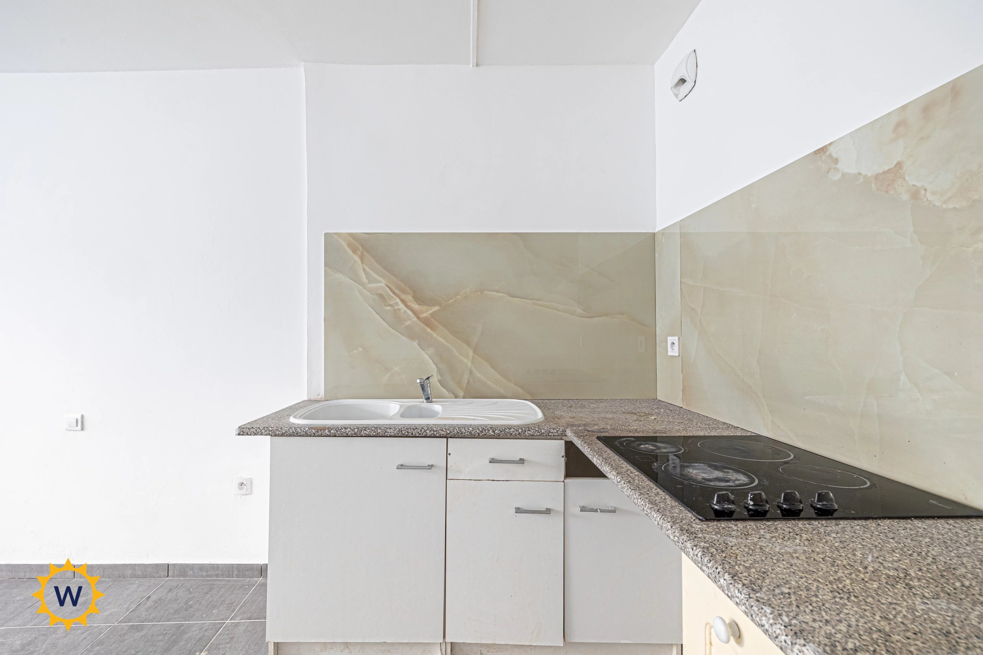 Studio au calme – Quartier de la Madeleine, proche Carlone — photo 3