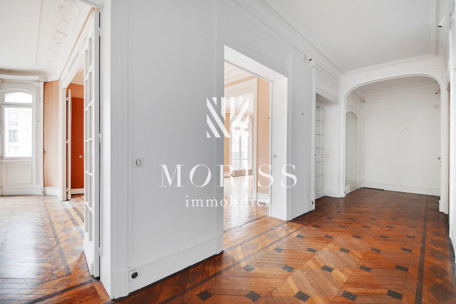 Appartement 7 pièces - Image Array