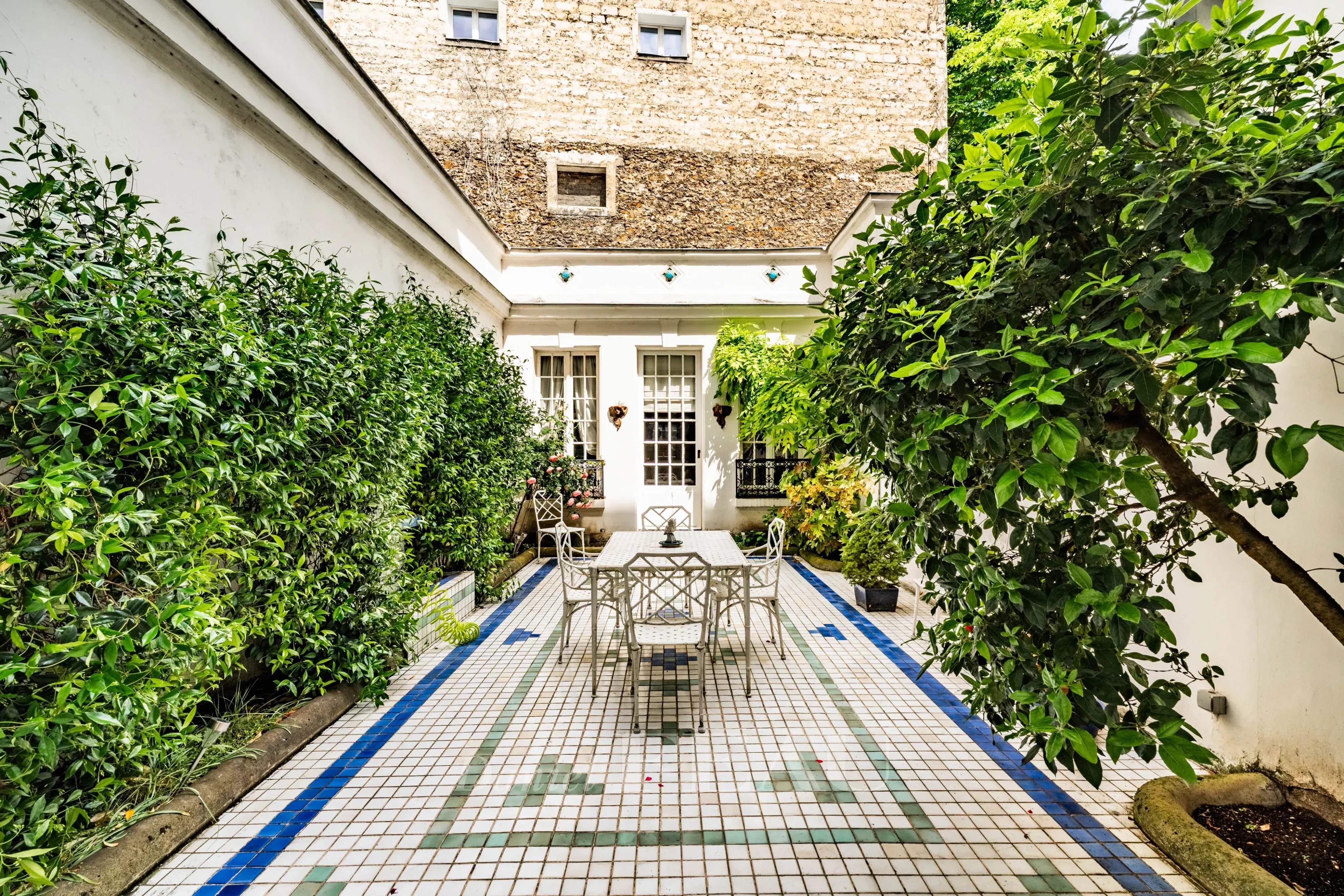 Sale Mansion Paris 16th