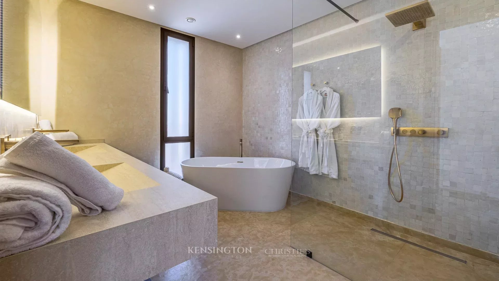 6 Bedroom Villa/Townhouse's Image 43