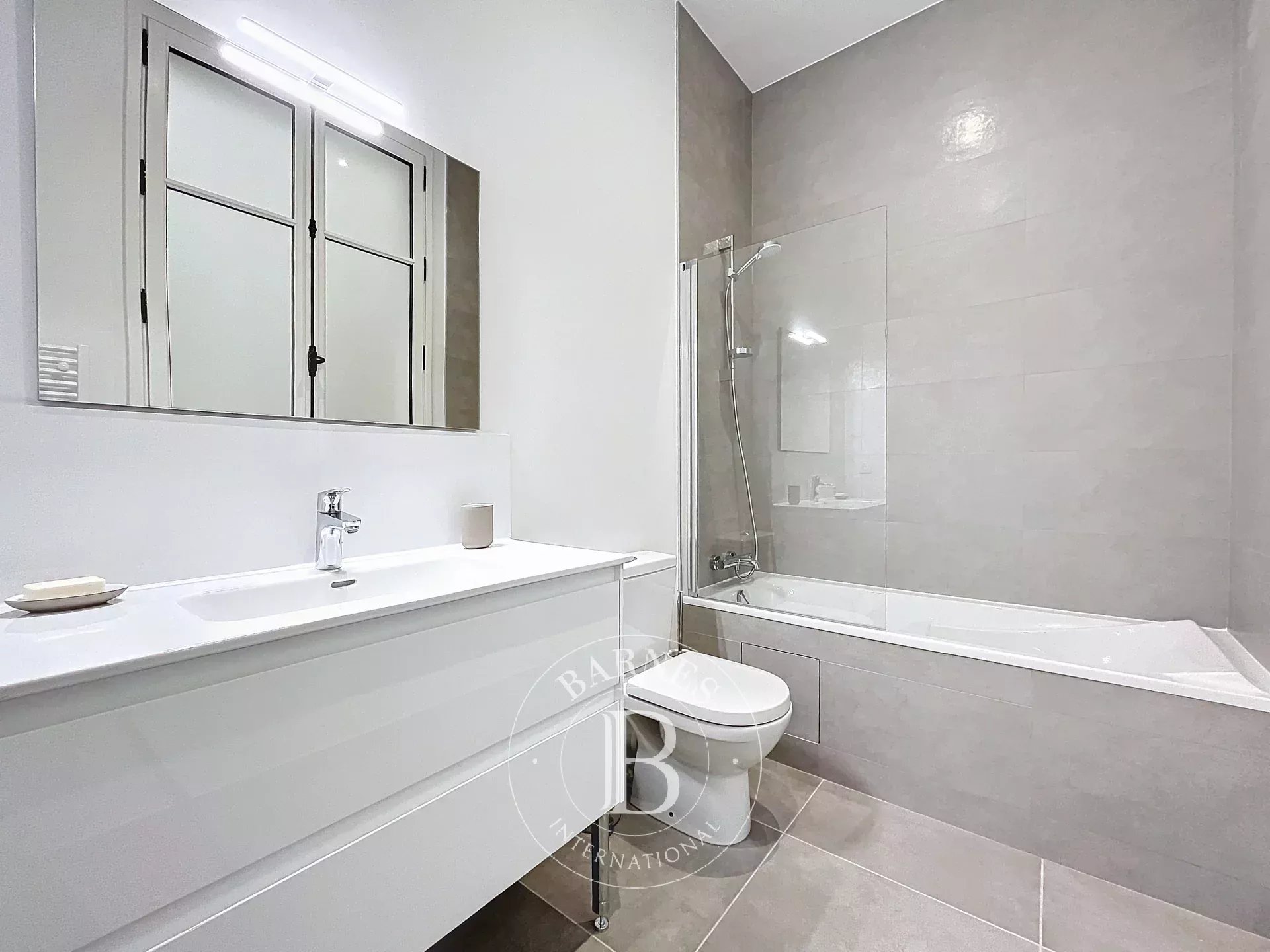 Daire Paris 8ème - picture 7