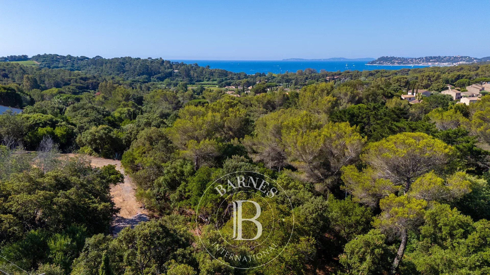 LA CROIX-VALMER - BUILDING PLOT - SEA VIEW