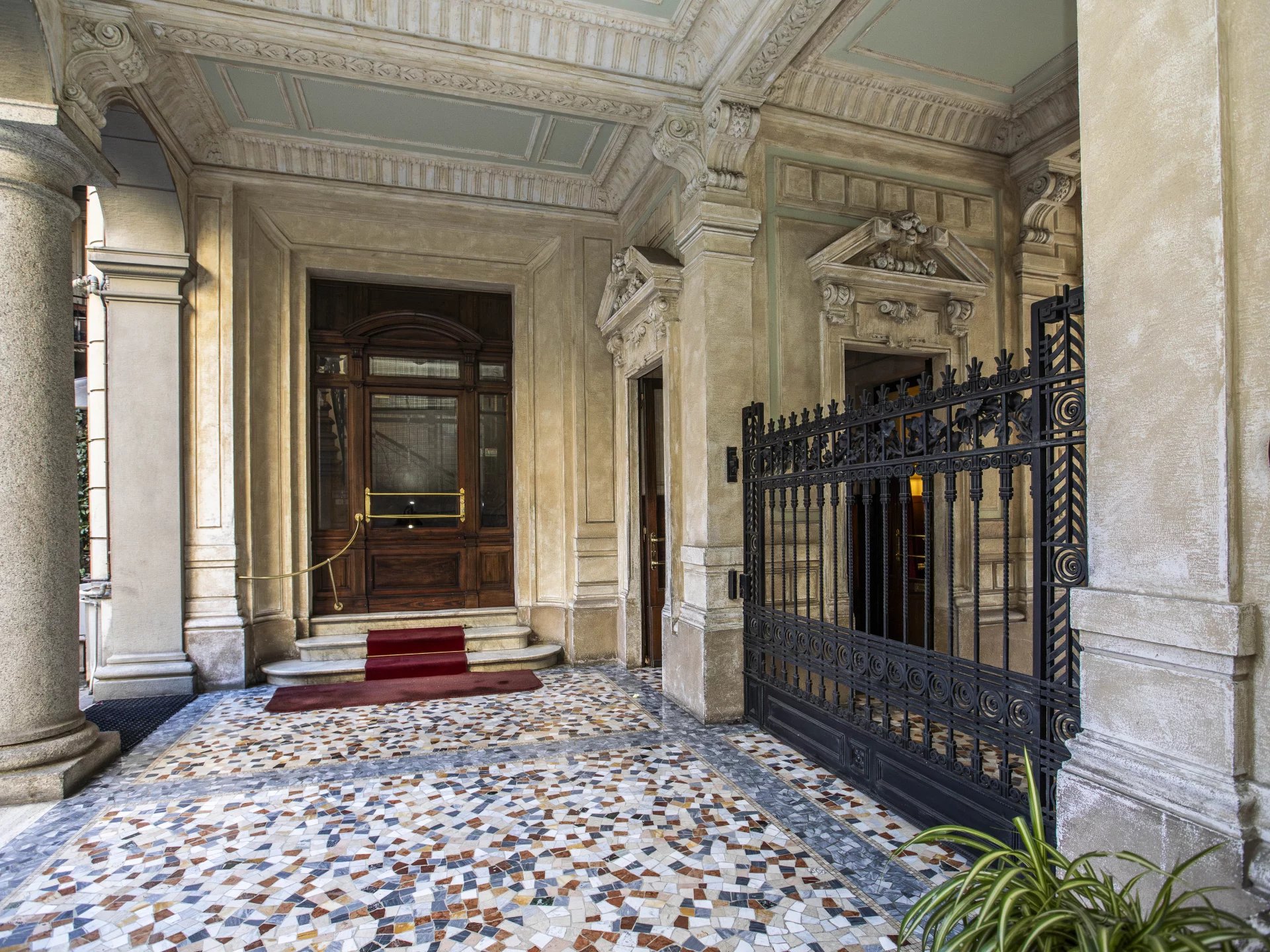 CORSO MAGENTA VIA ARIOSTO AREA