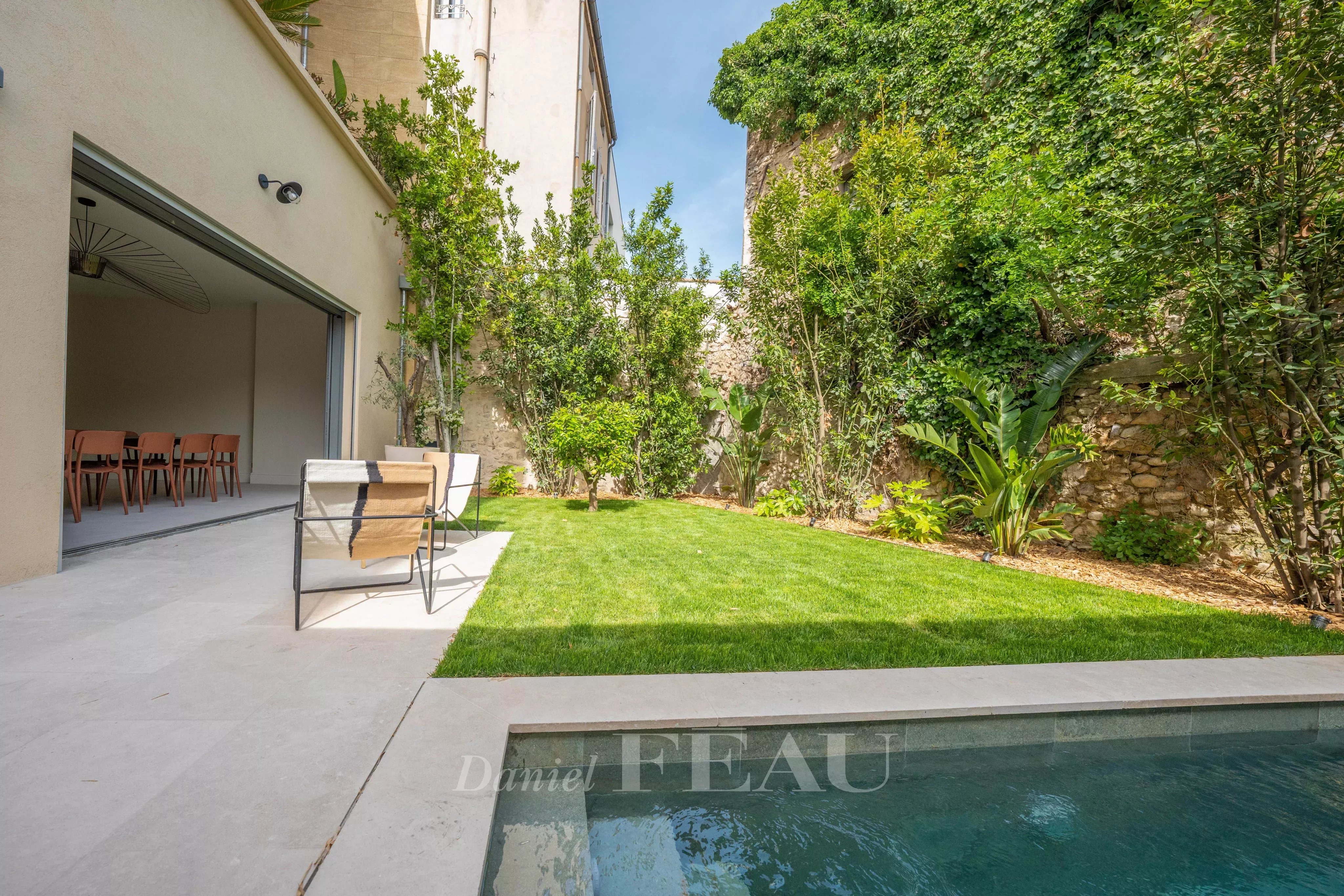 Aix en Provence - Maison de ville avec piscine et garage