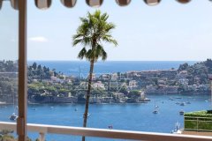 Villefranche-sur-mer - Beautifully renovated two-bedroom apartment with cellar and parking — photo 1 of 4