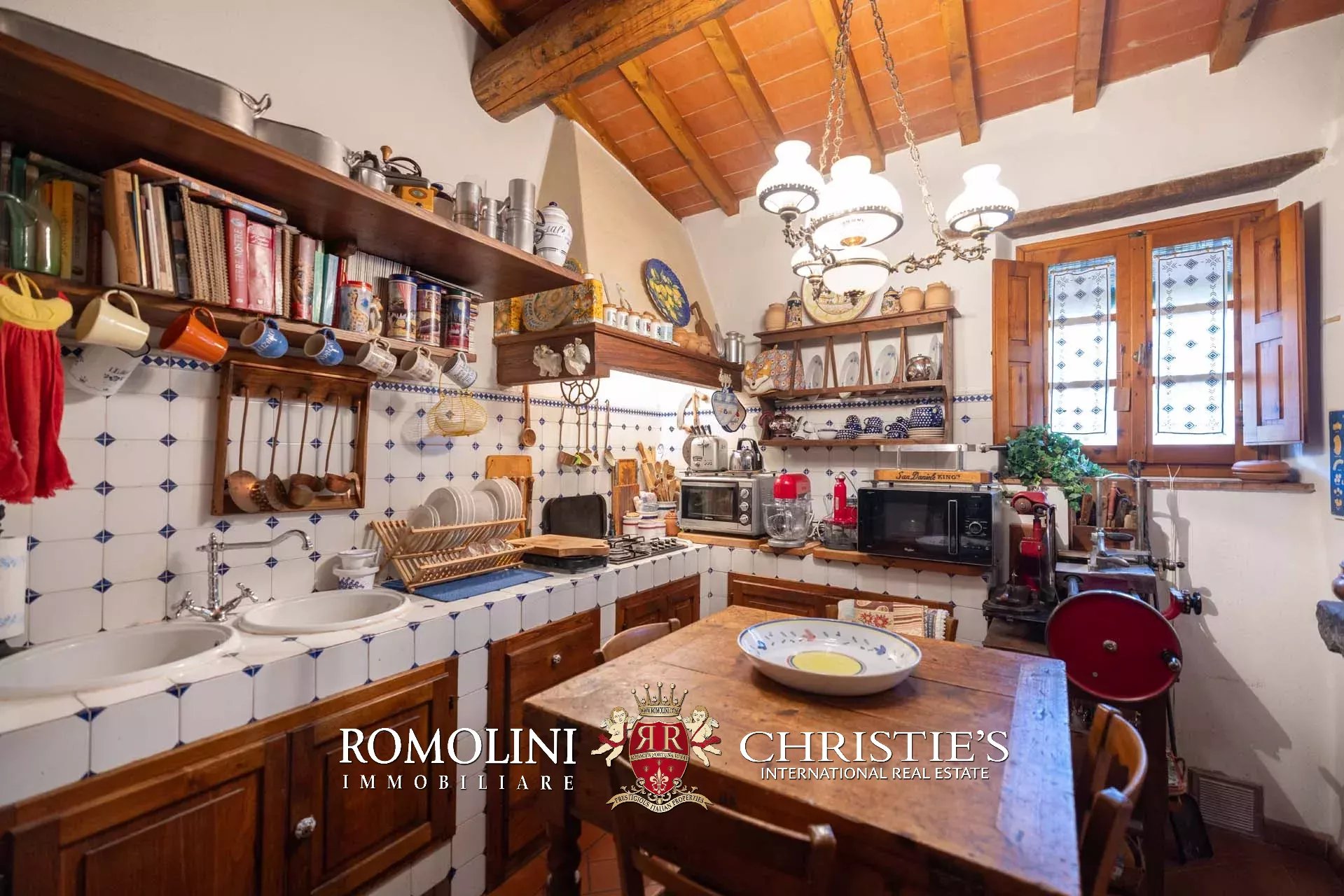 8 Bedroom Villa/Townhouse's Image 34