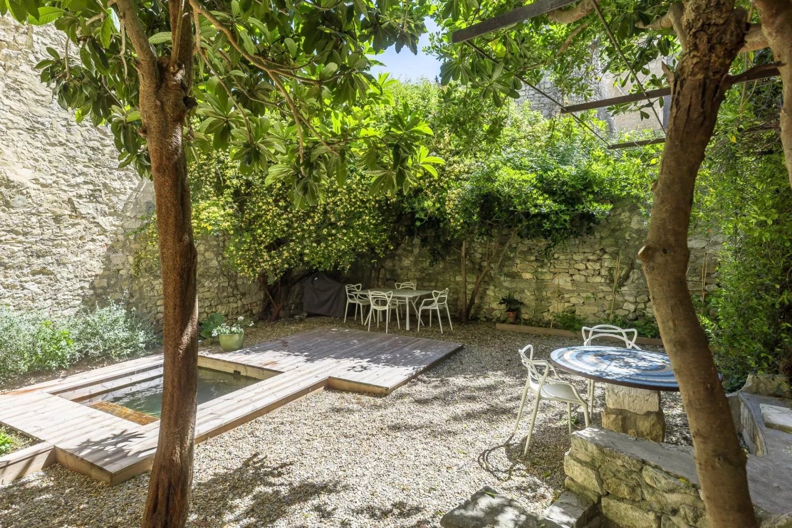 Charming 18th century residence with garden