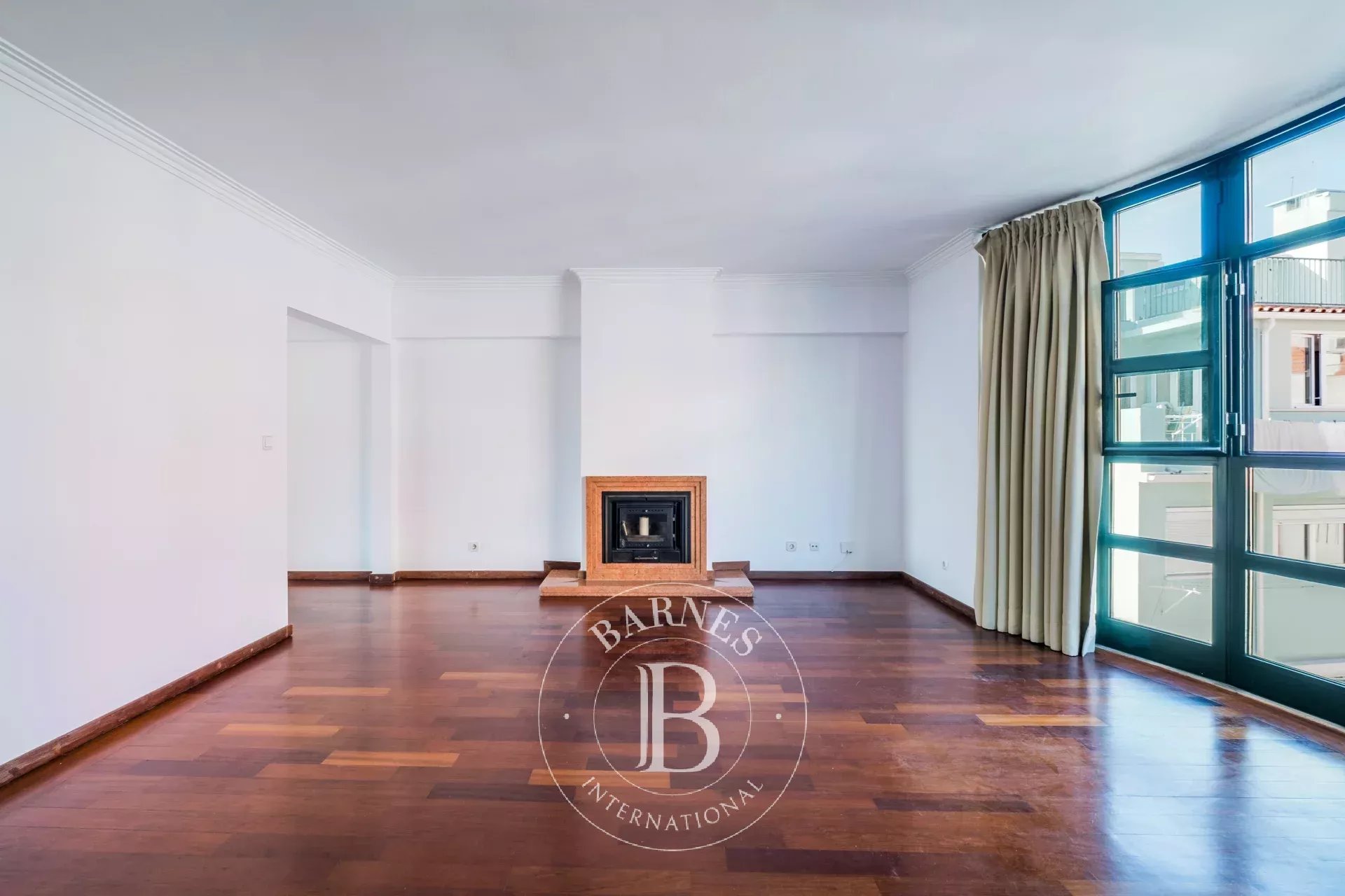 Family house with river view Family house with river view