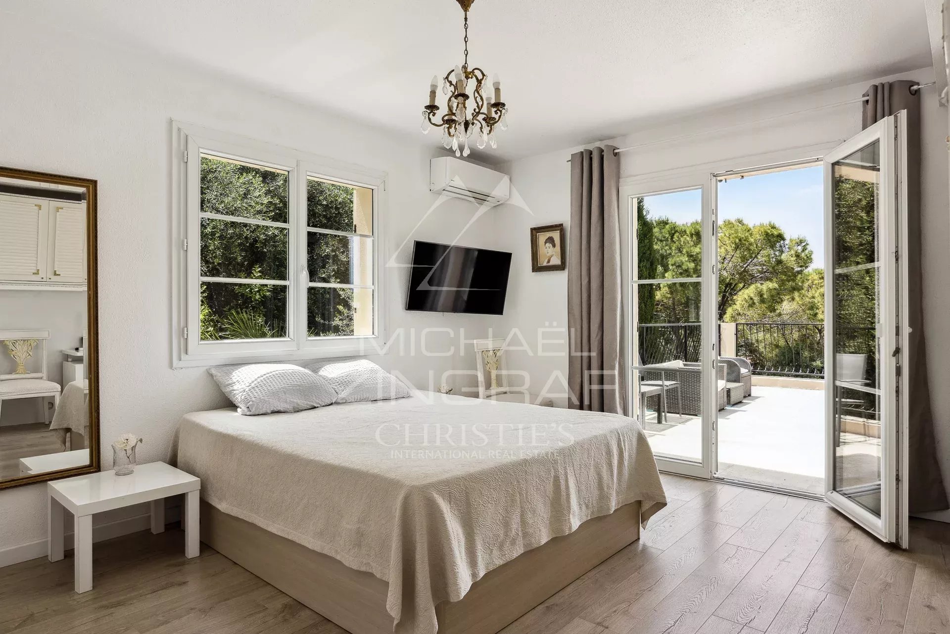 4 Bedroom Villa/Townhouse's Image 4