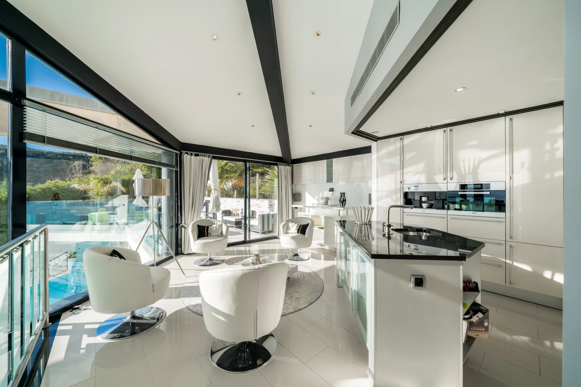 Exceptional Contemporary Villa with Panoramic Sea Views