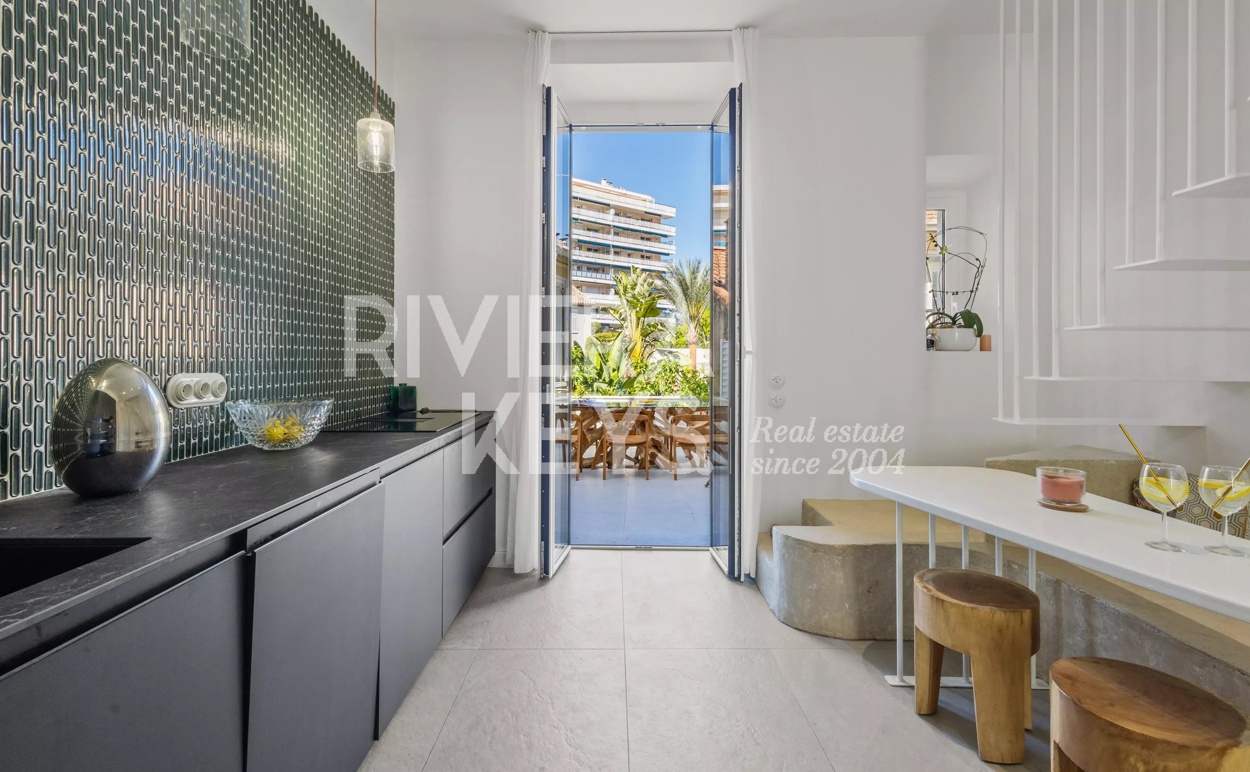 CANNES: Fully renovated multi-building investment property with high rental potential