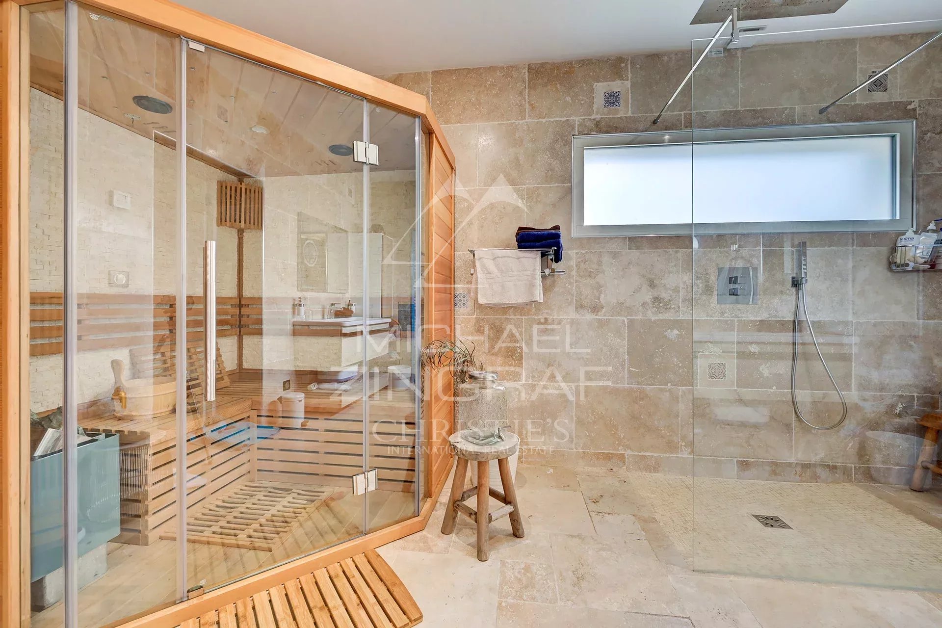 4 Bedroom Villa/Townhouse's Image 19