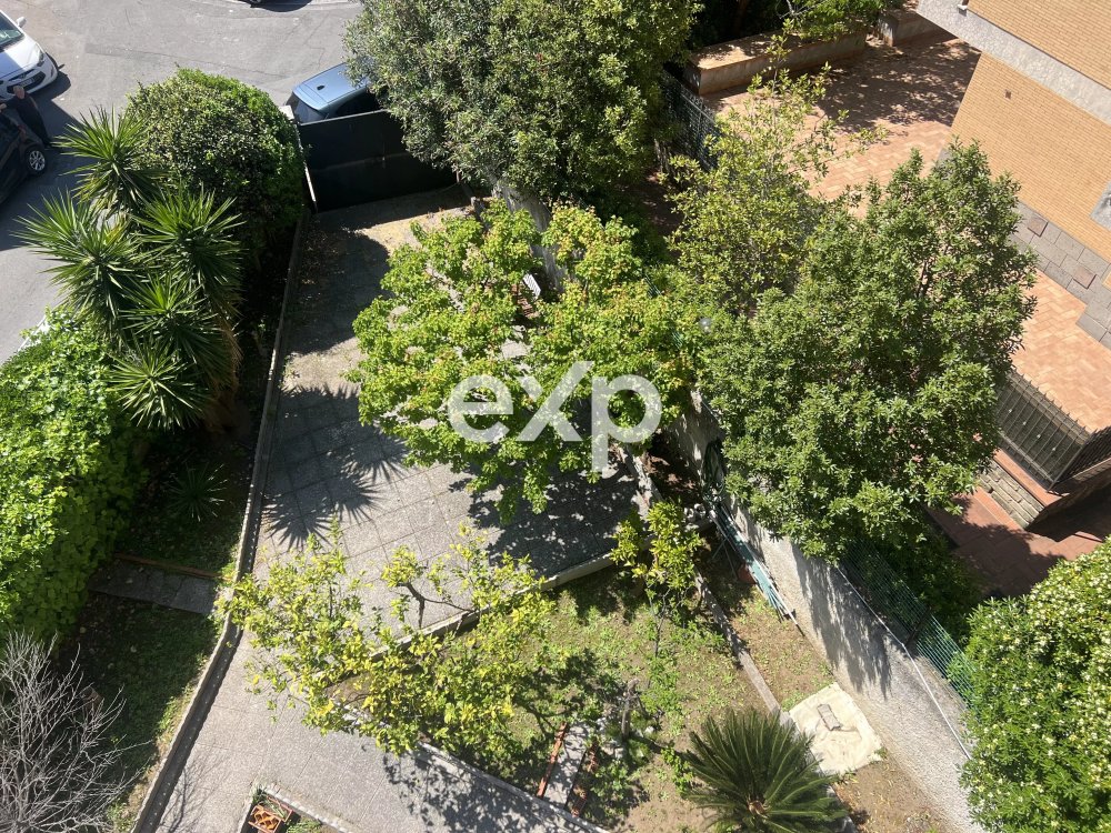 Villa con due appartamenti -box doppio - giardino - Fidene - € 540.000