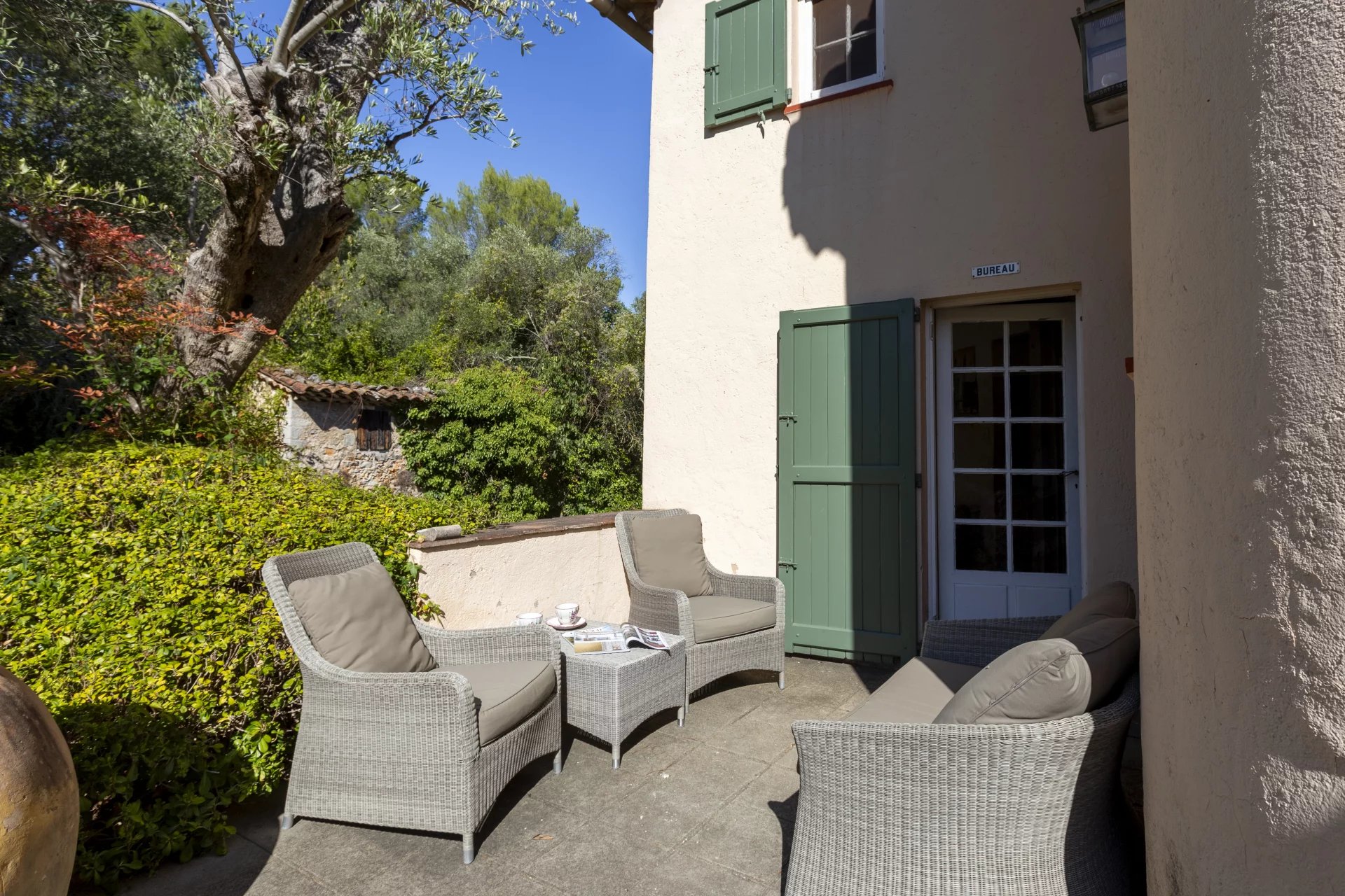 Beautiful house with swimming pool and large grounds - Grasse St Jacques Beautiful house with swimming pool and large grounds - Grasse St Jacques