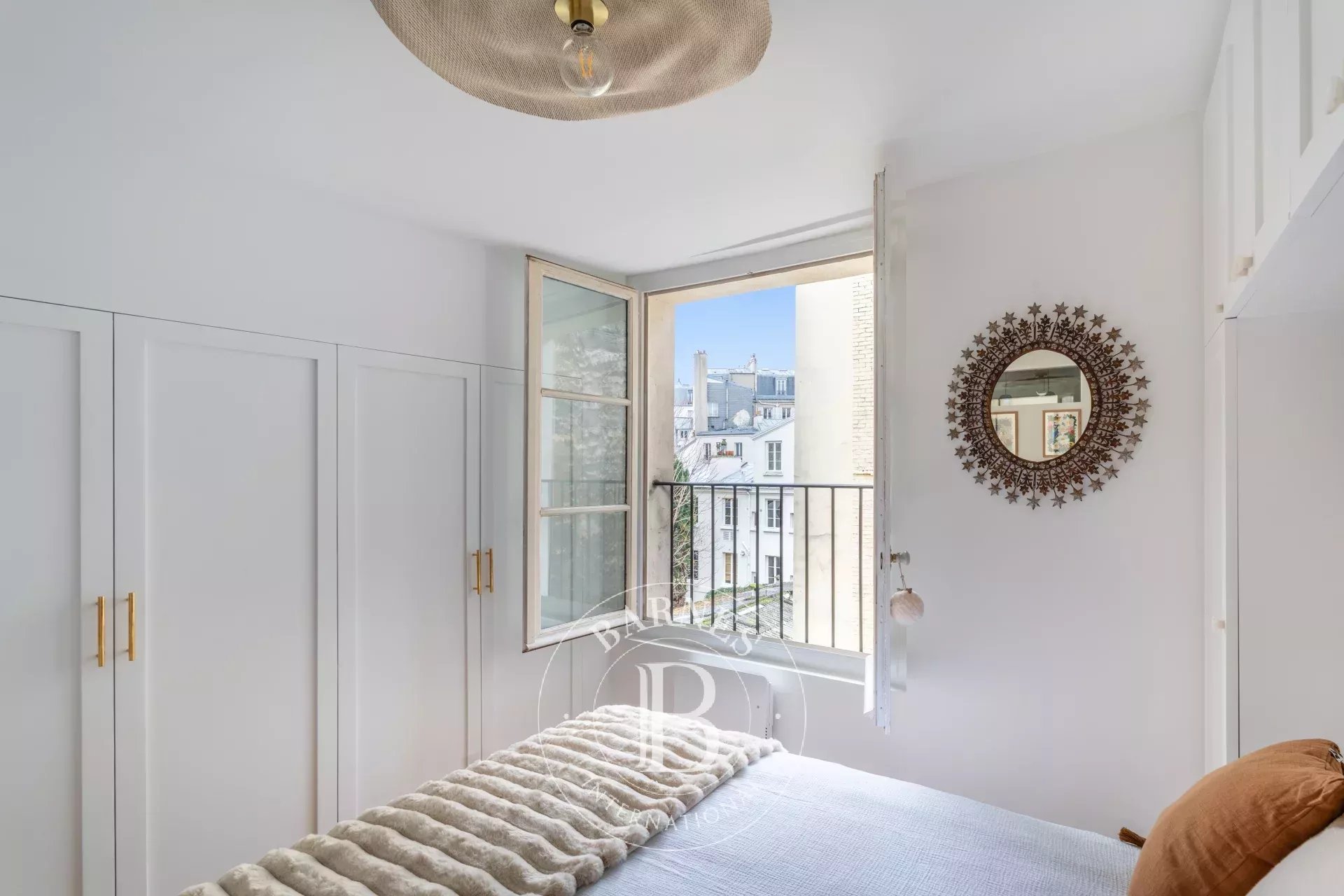Daire Paris 3ème - picture 10