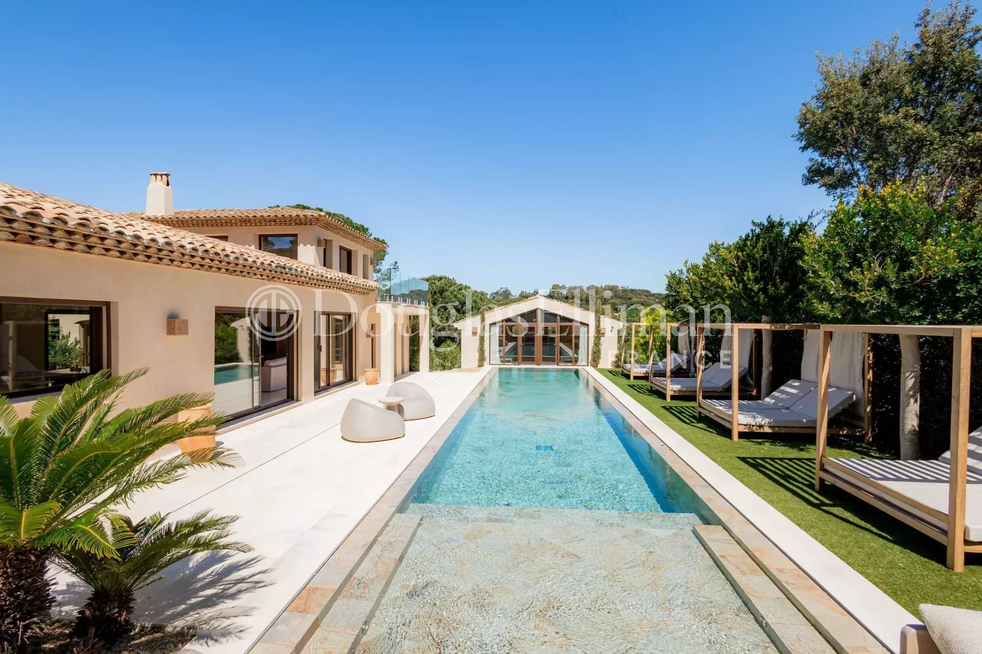 RAMATUELLE – Villa neuve, à pied des plages de Pampelonne - Image nᵒ2
