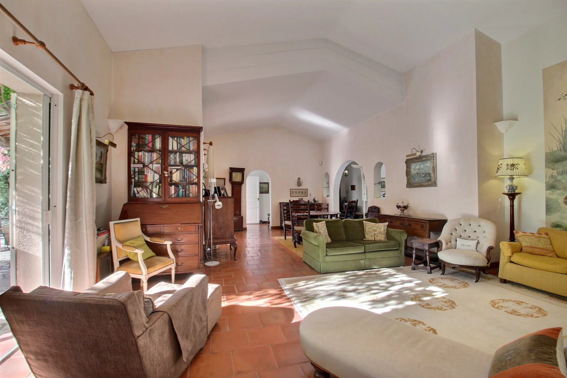 Single-storey villa with studio - Fayence