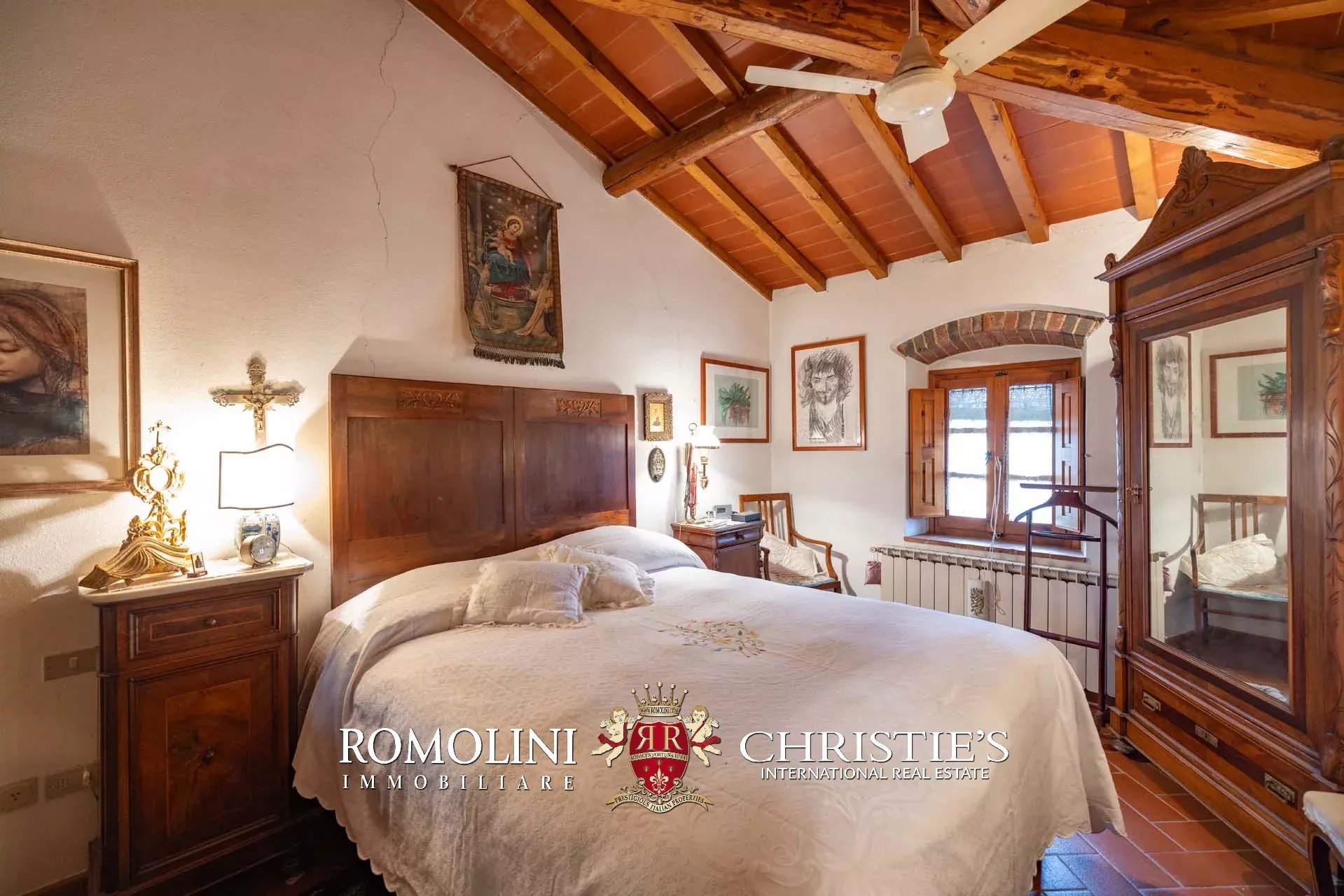8 Bedroom Villa/Townhouse's Image 37