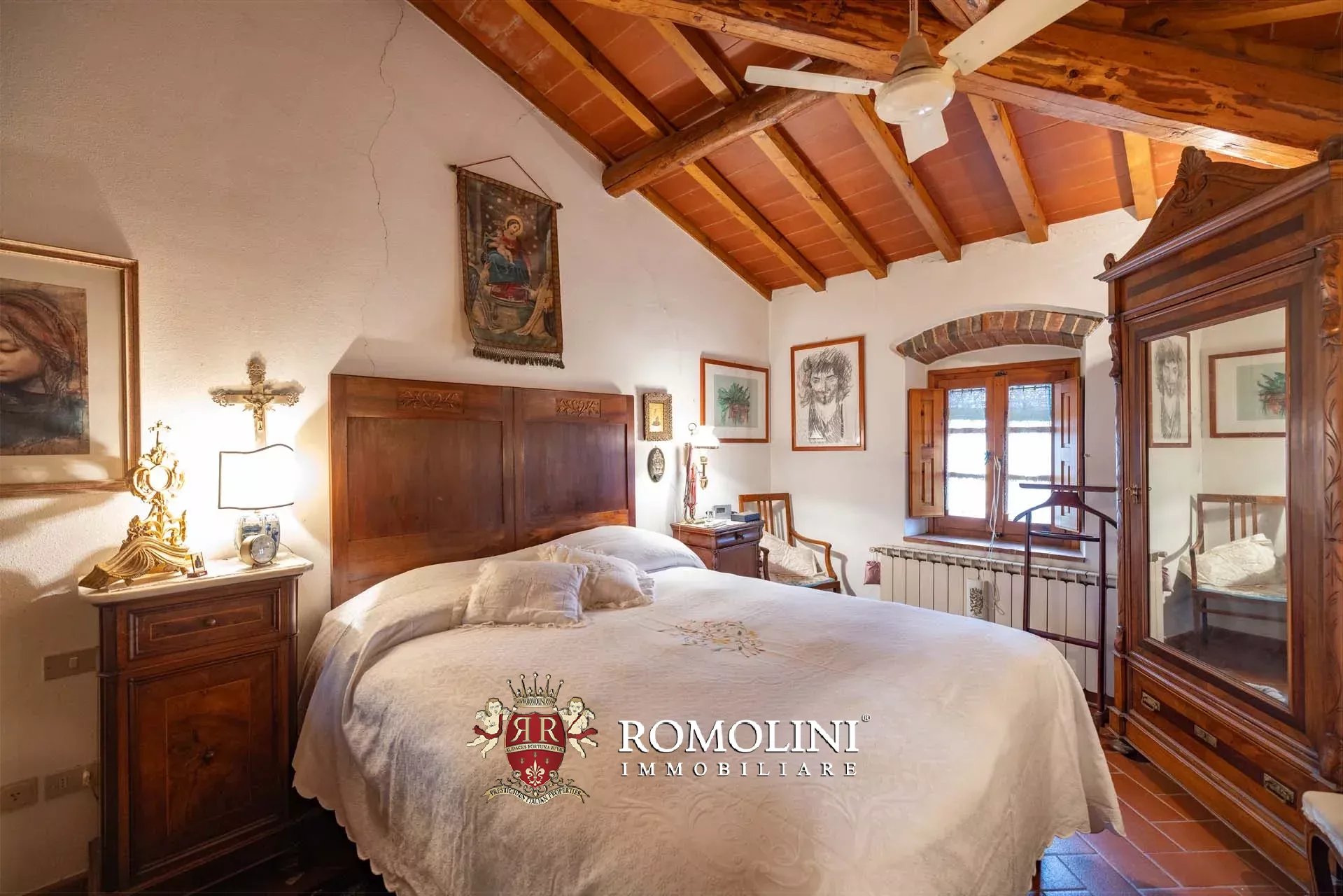 8 Bedroom Villa/Townhouse's Image 37