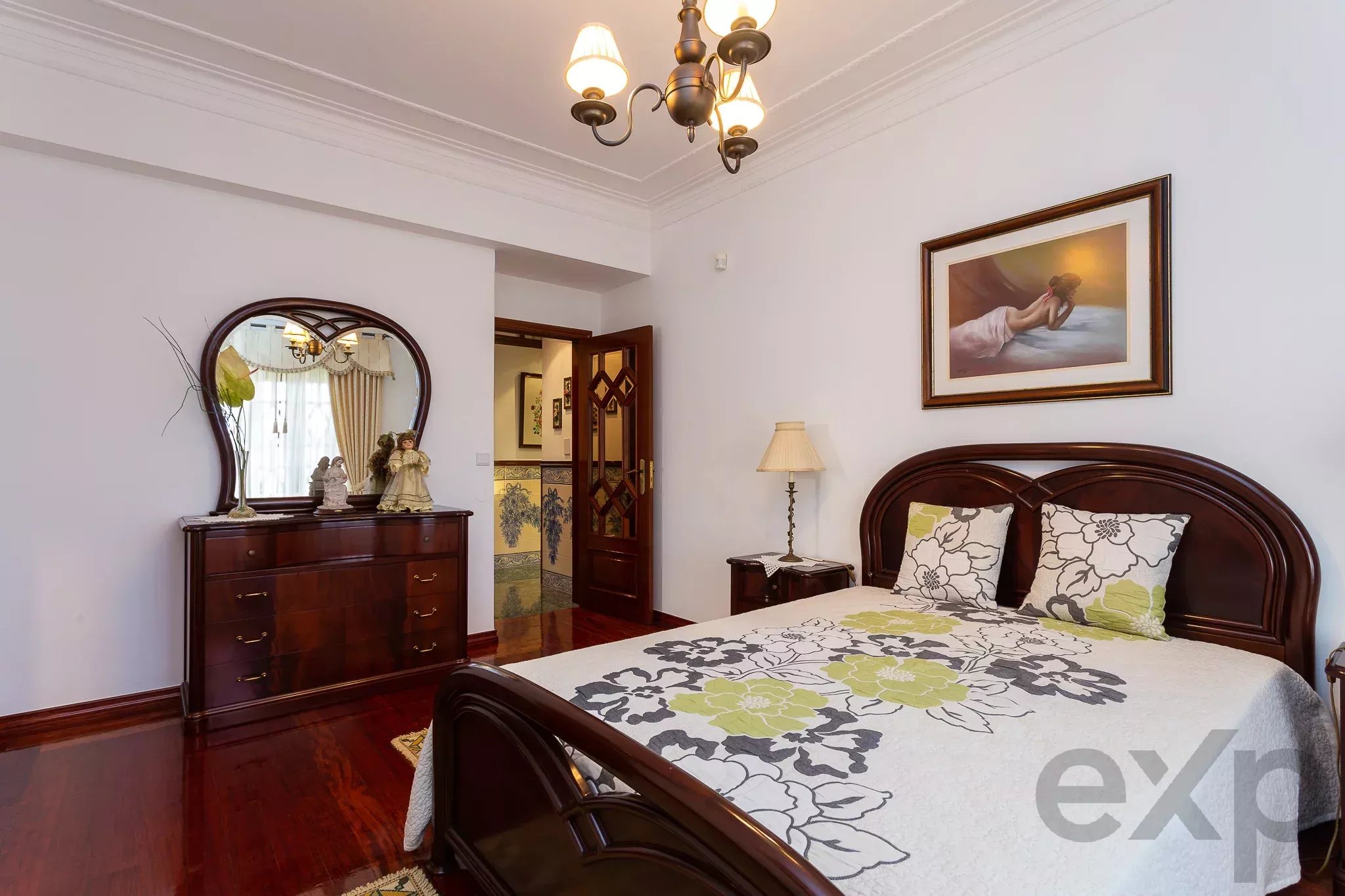 Prestigious Residence with Swimming Pool 87053100 image 28