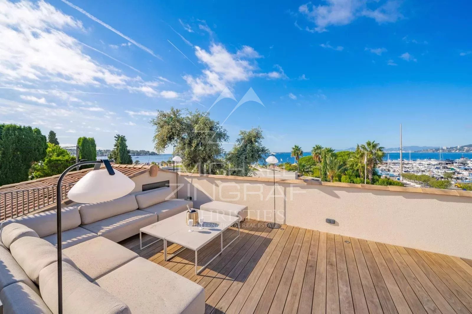 6 Bedroom Villa/Townhouse's Image 12