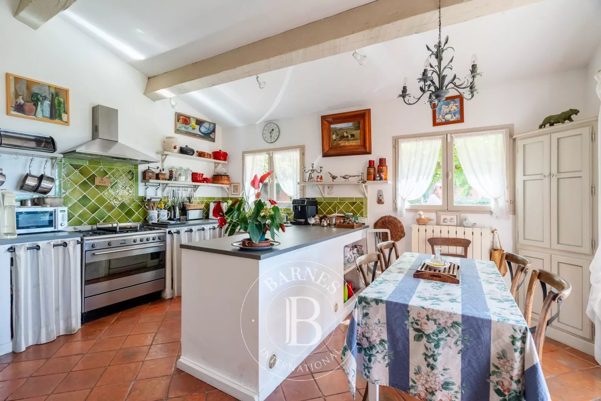 Ev Cassis - picture 6