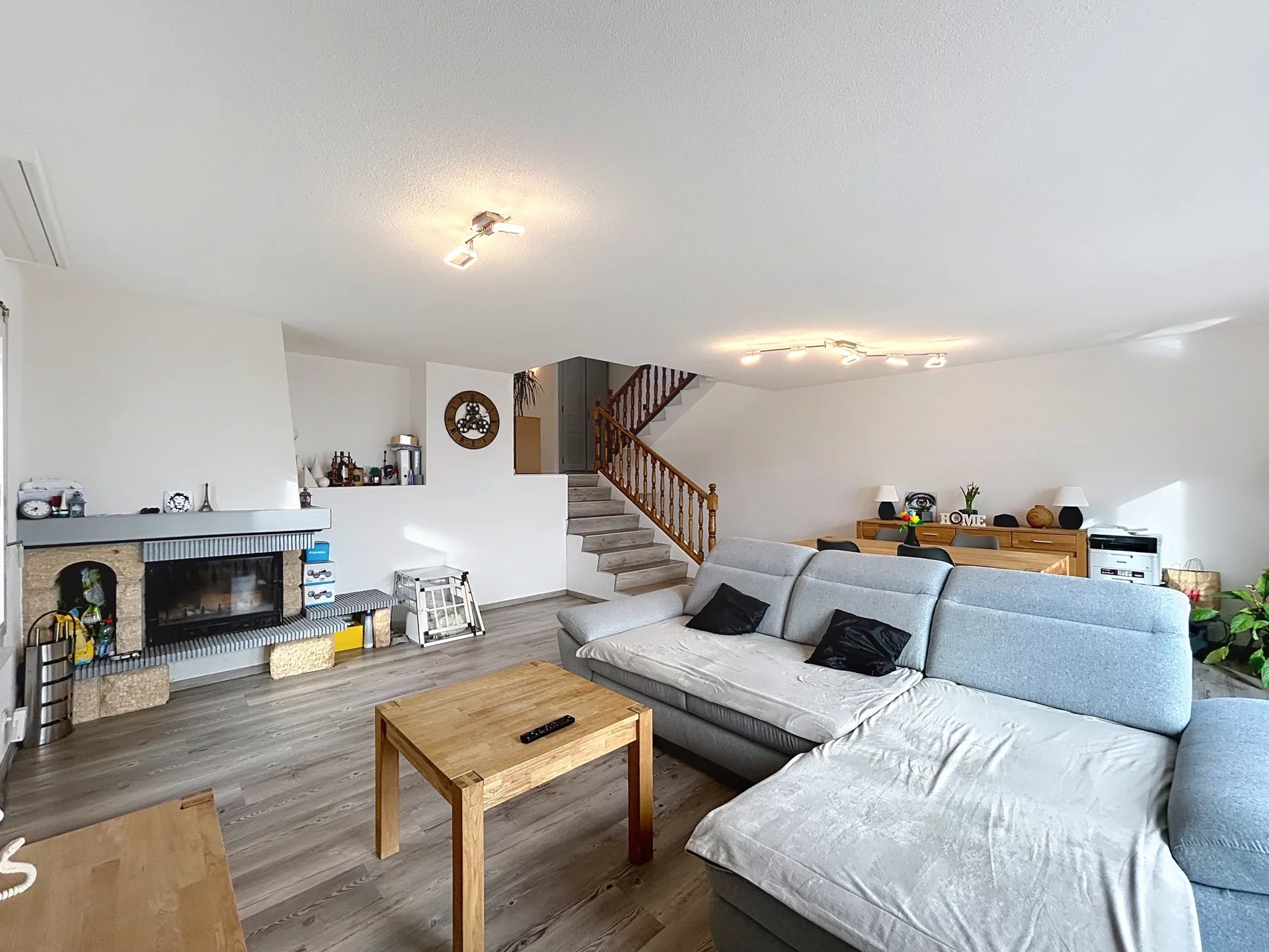 Maison lumineuse avec vue lac et alpes