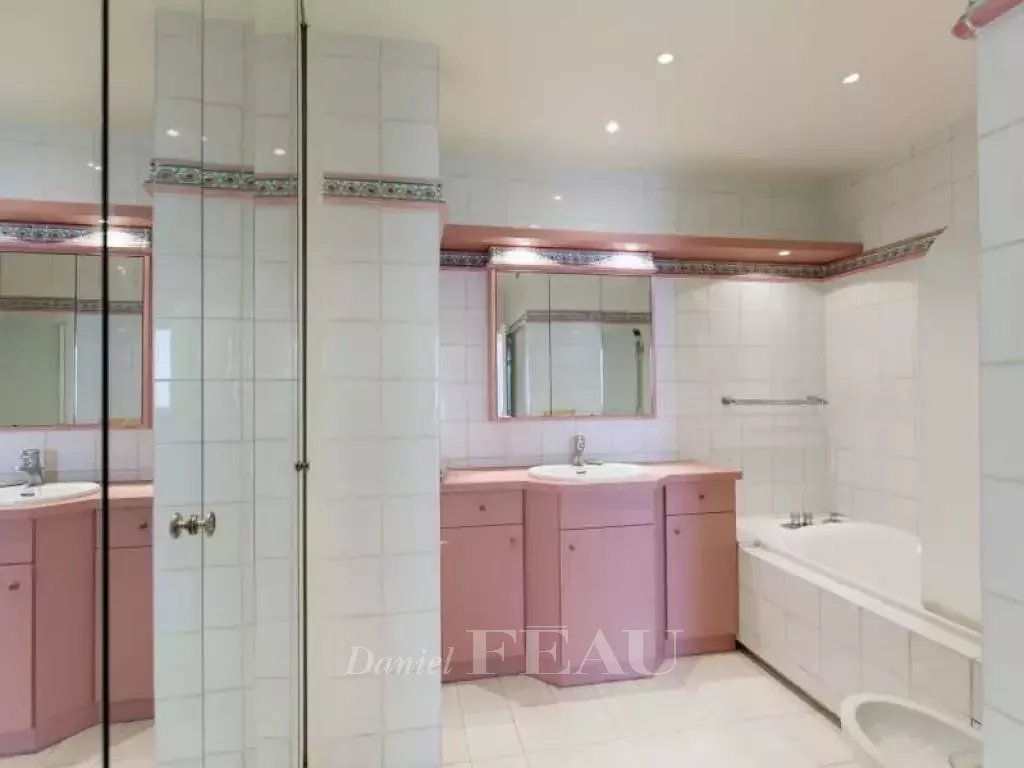 Rental Apartment Neuilly-sur-Seine
