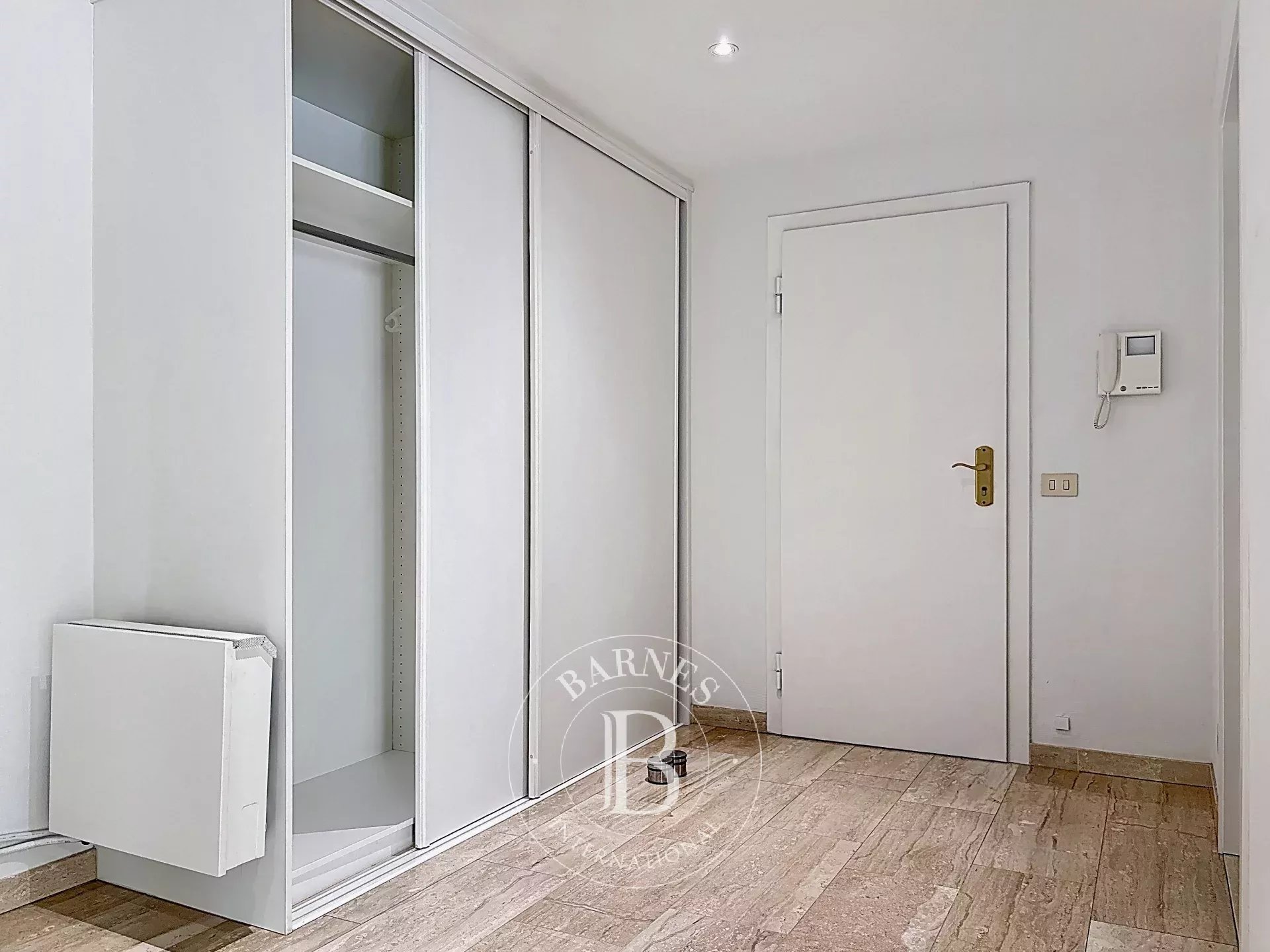 Roosevelt - Apartment 3 bedrooms, 2 bathrooms, terrace, garage