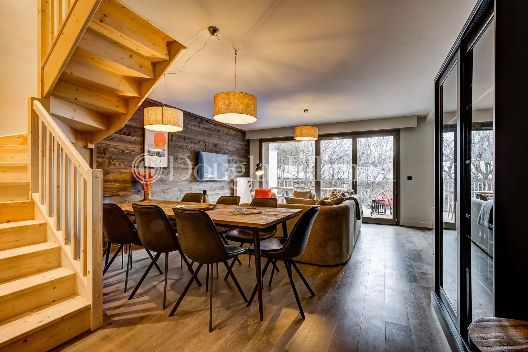 CHAMONIX – Penthouse duplex de 4 chambres, récemment construit, proche du centre-ville - Image nᵒ2