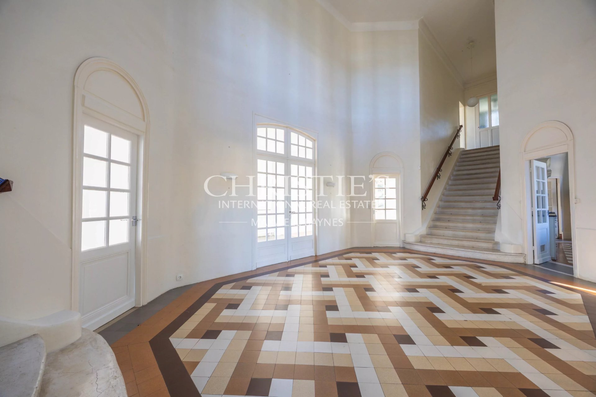 7 Bedroom Villa/Townhouse's Image 17