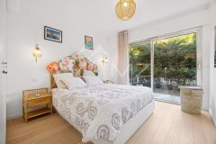 For Sale: Co Exclusivity Renovated Apartment with Panoramic Sea View in Residential Le Cannet — photo 7 of 7