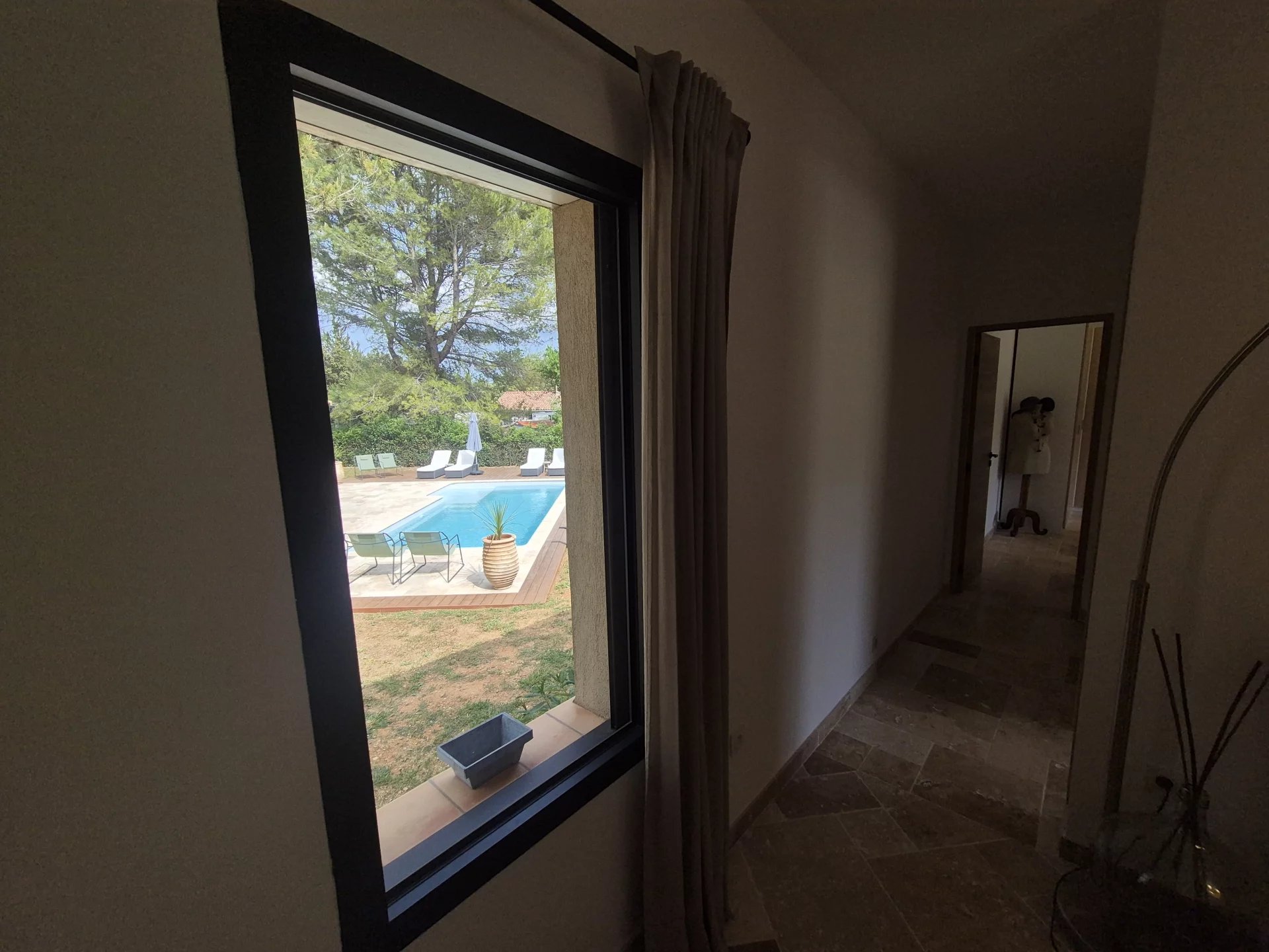 Villa and 4 gites in Cotignac, unique layout with pool house and pool