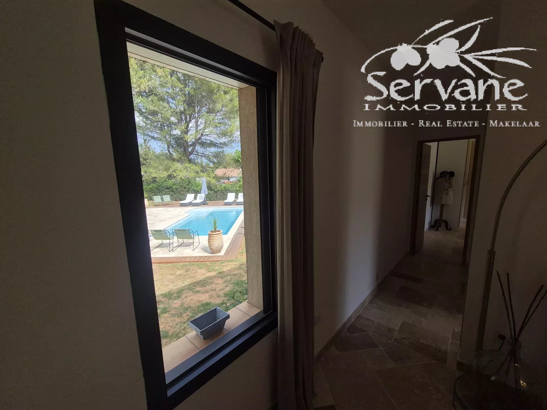 Villa and 4 gites in Cotignac, unique layout with pool house and pool