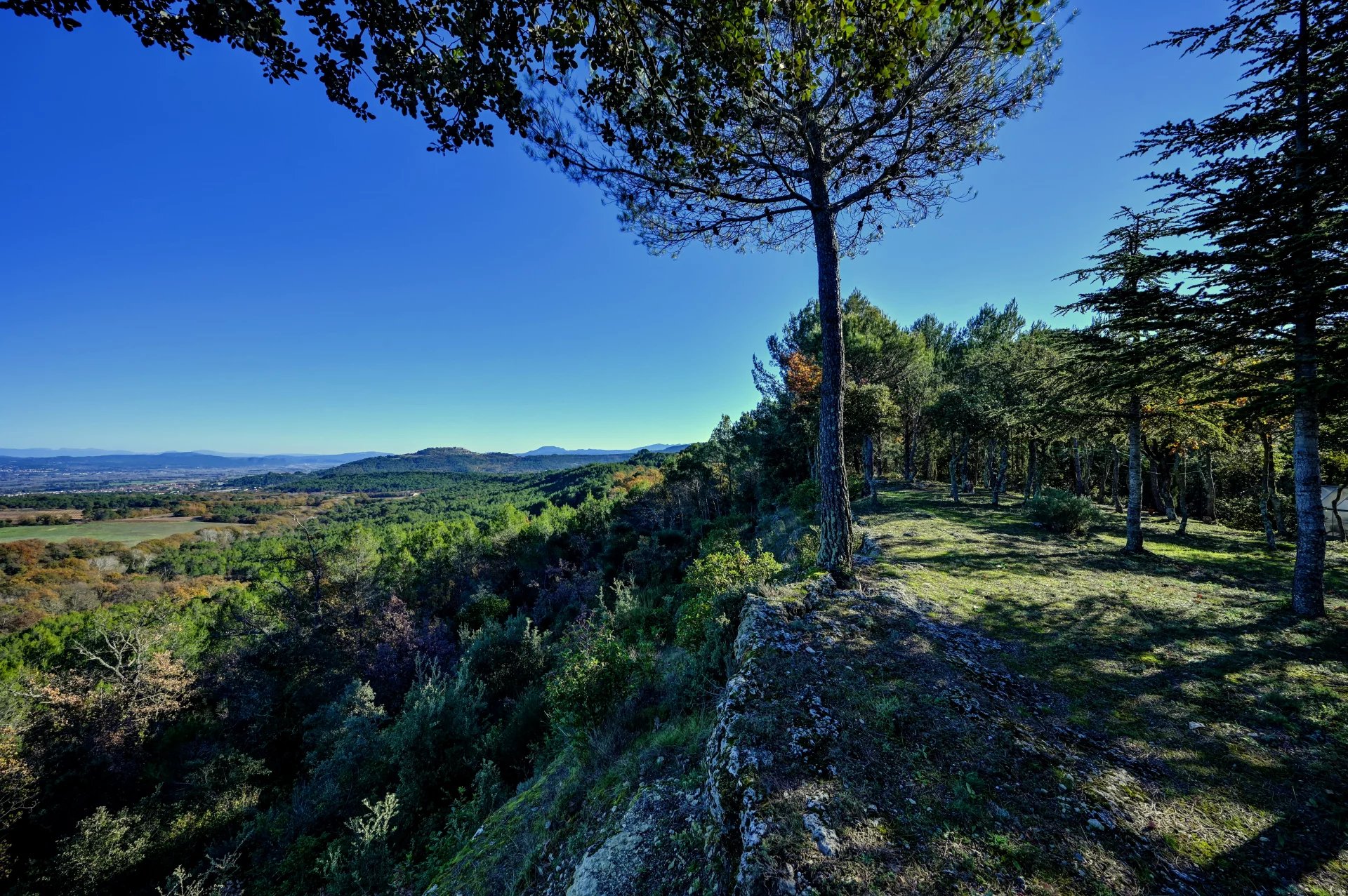 House in an exceptional setting 20 km from Aix-en-Provence