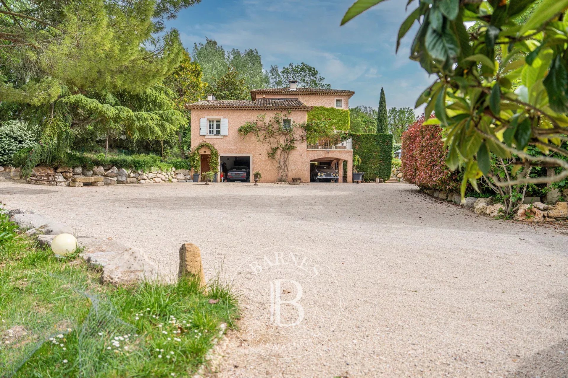 AIX EN PROVENCE NORTH - 15 MINUTES AIX-EN-PROVENCE - HOUSE 200sqm (350sqm in total) - LAND 4000m² - 3 BEDROOMS - ANNEXE - BASEMENT - GARDEN - SWIMMING POOL - SECLUDED - picture 23