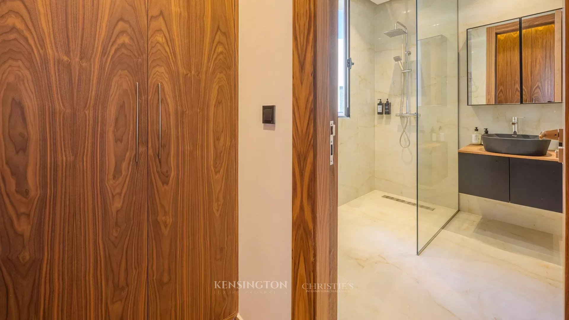 4 Bedroom Villa/Townhouse's Image 23
