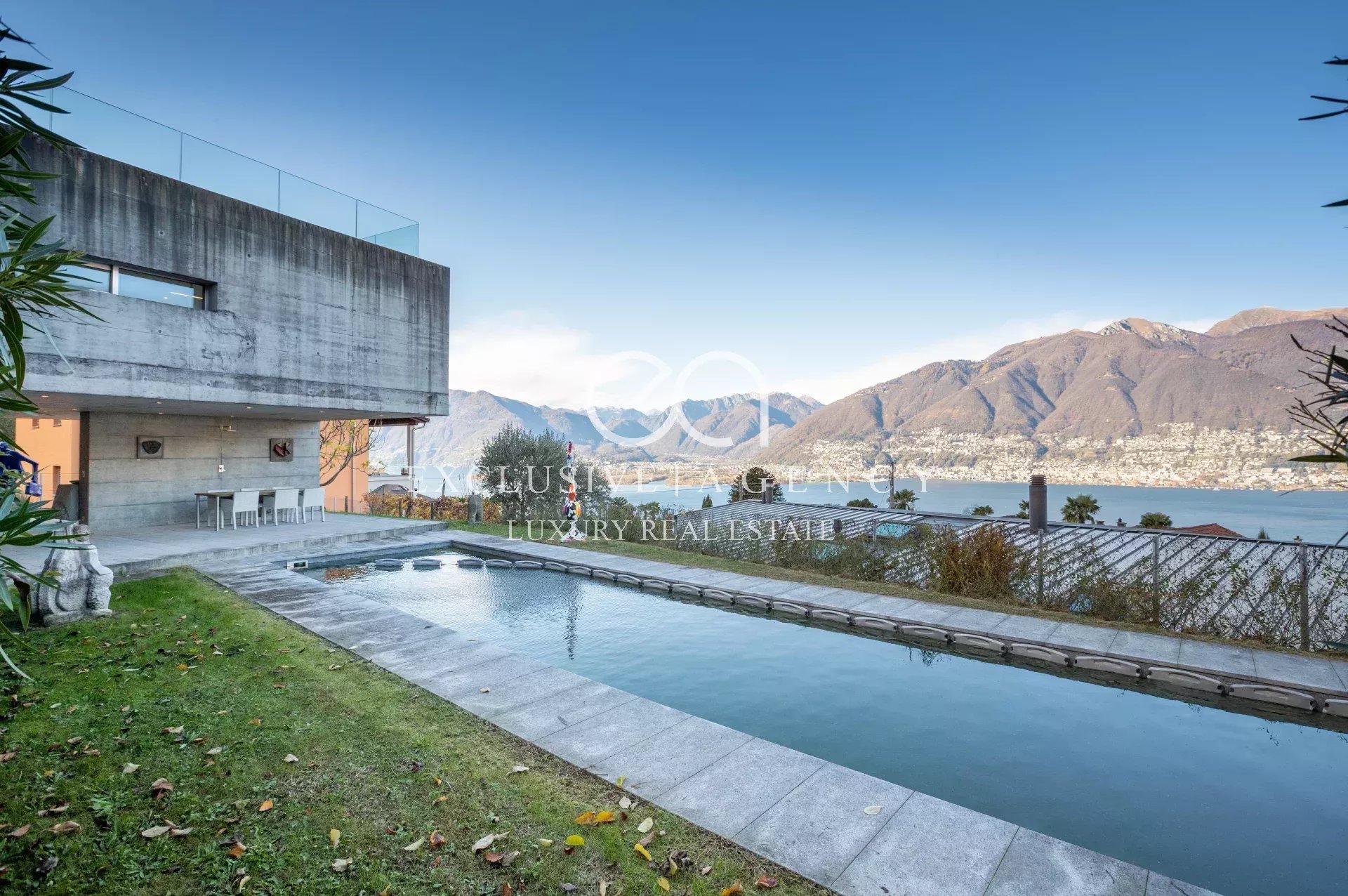 FOSANO  Moderne Villa mit atemberaubendem Lago Maggiore Blick und luxuriöser Ausstattung