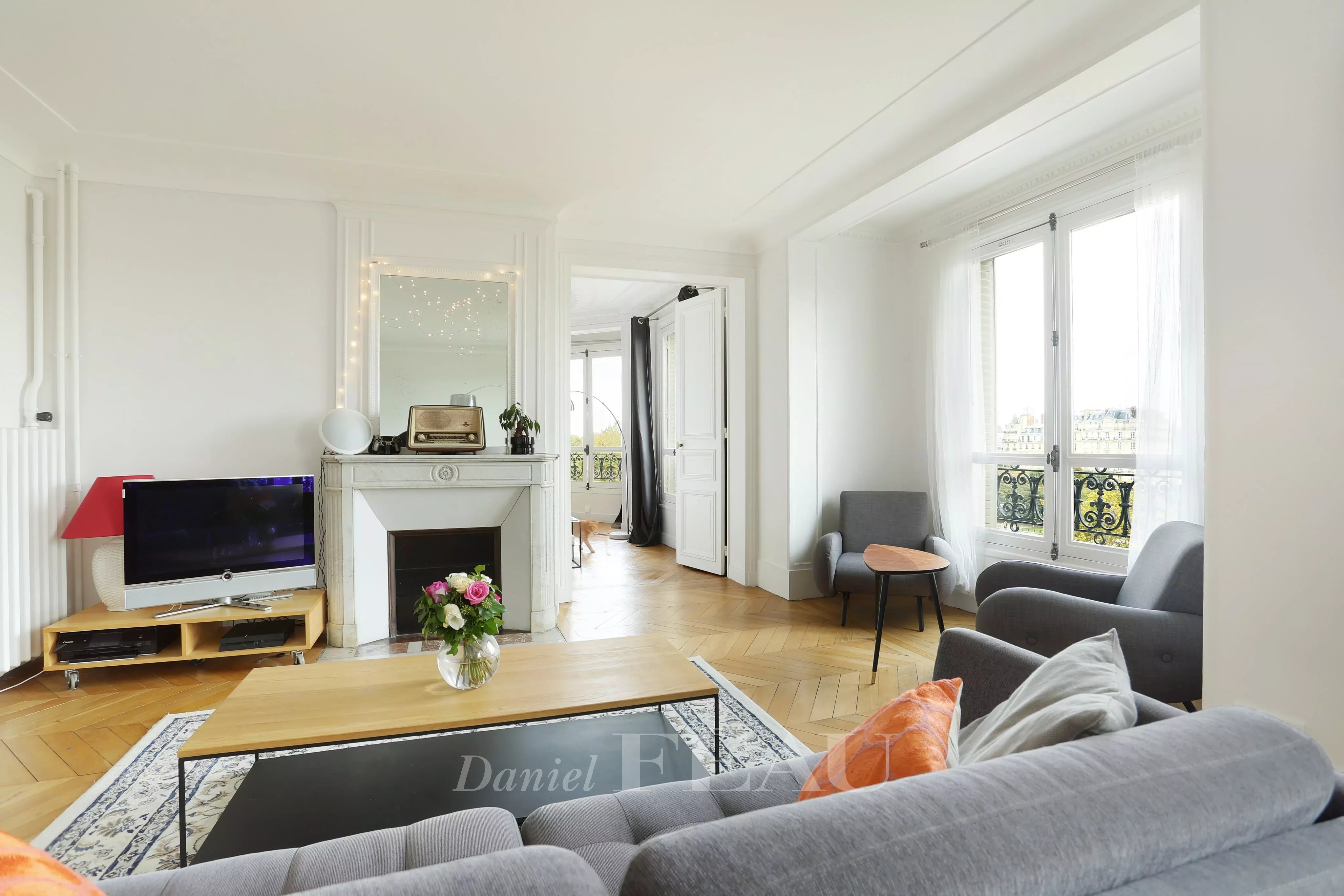 Living-room Natural light Fireplace Wooden floor