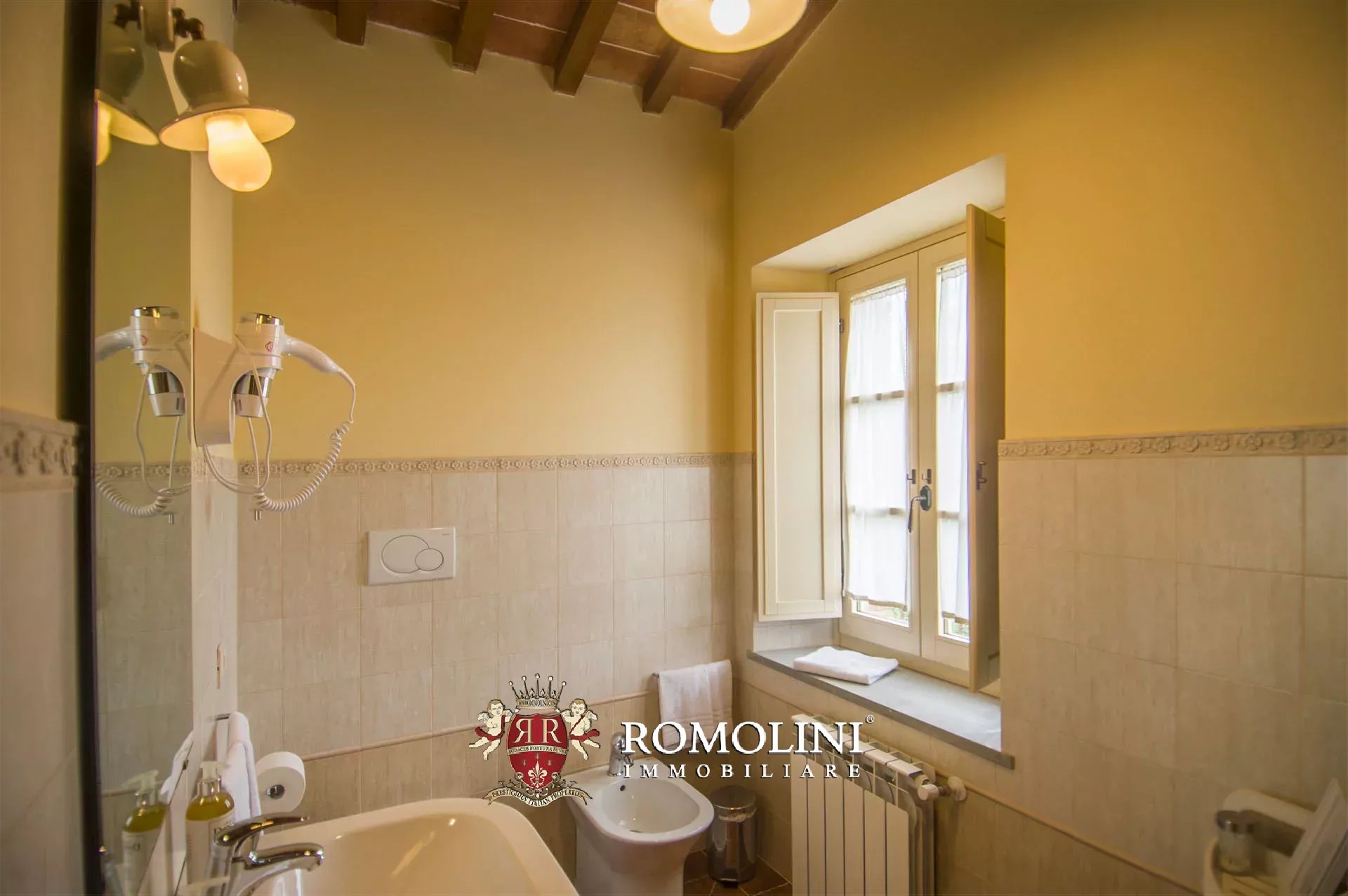 9 Bedroom Villa/Townhouse's Image 30