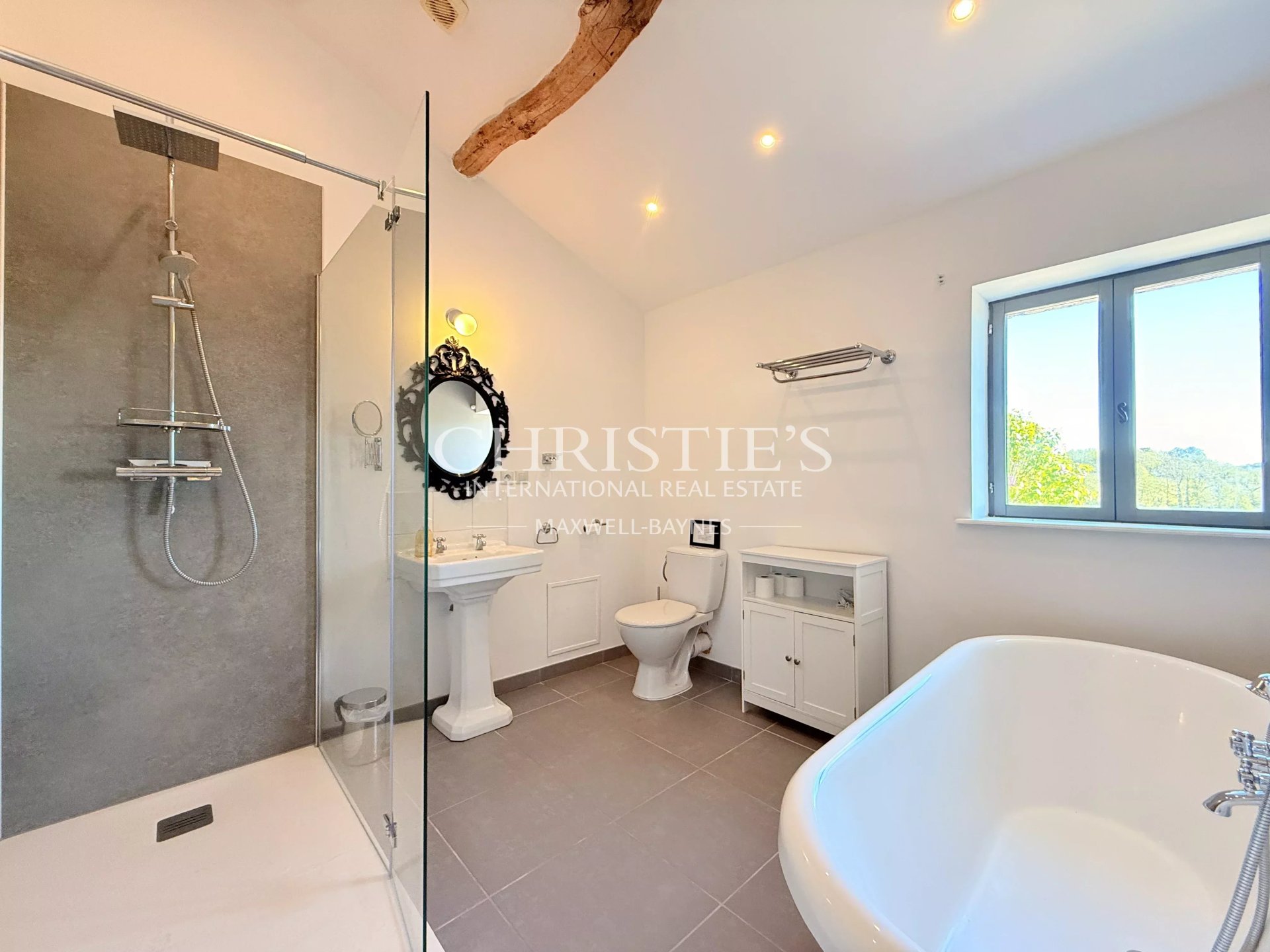 11 Bedroom Villa/Townhouse's Image 31