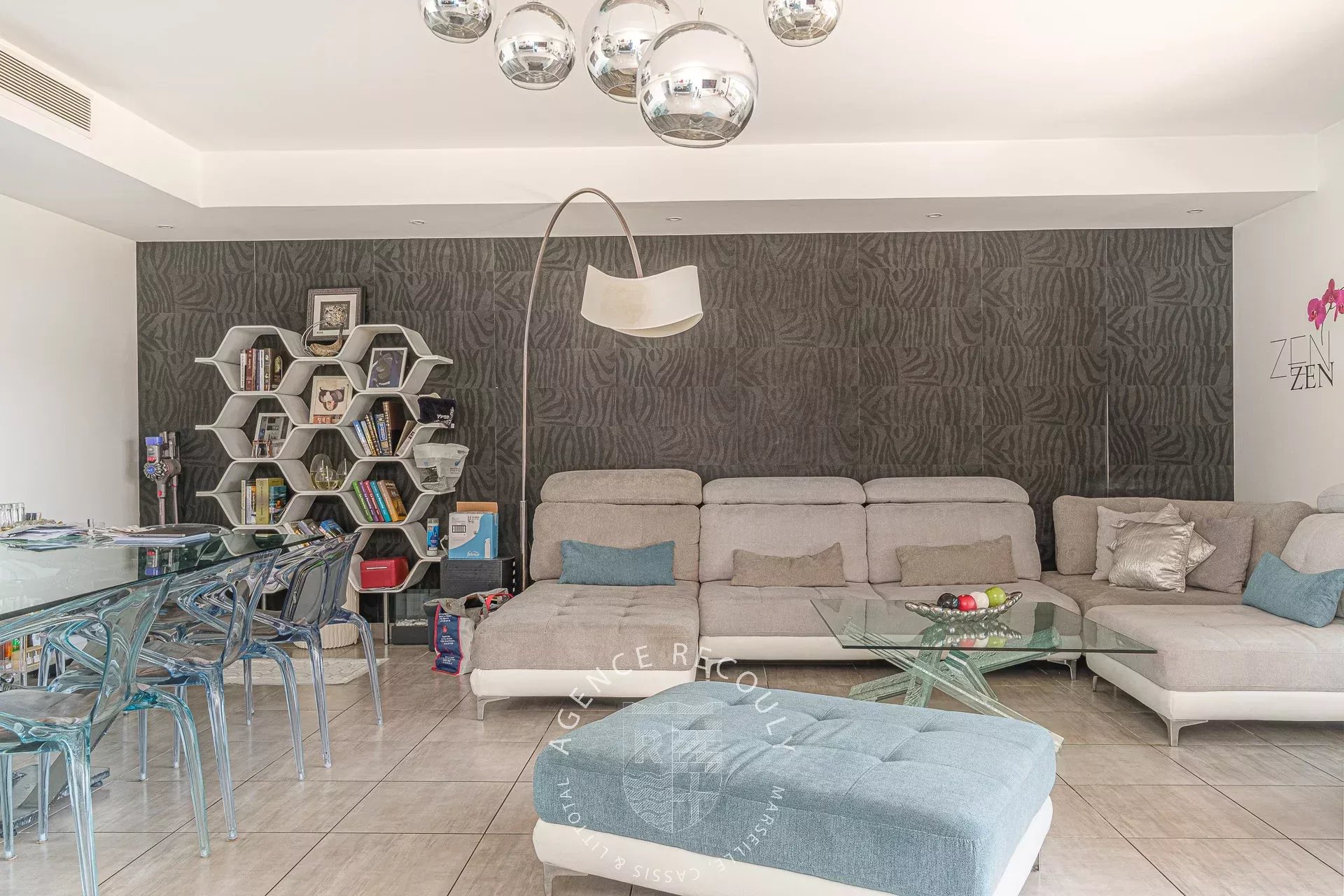 APPARTEMENT T4 AVEC VUE MER ET TERRASSES - BORELY - 13008 MARSEILLE