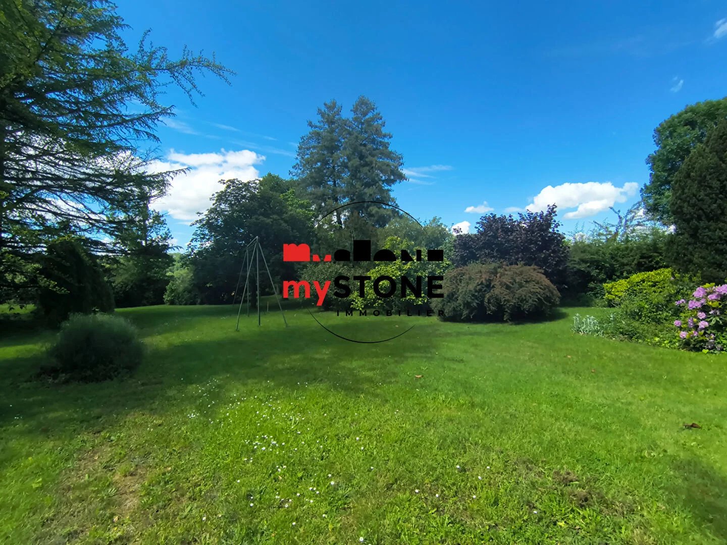 Misérieux - Terrain plat viabilisé de 960 m²