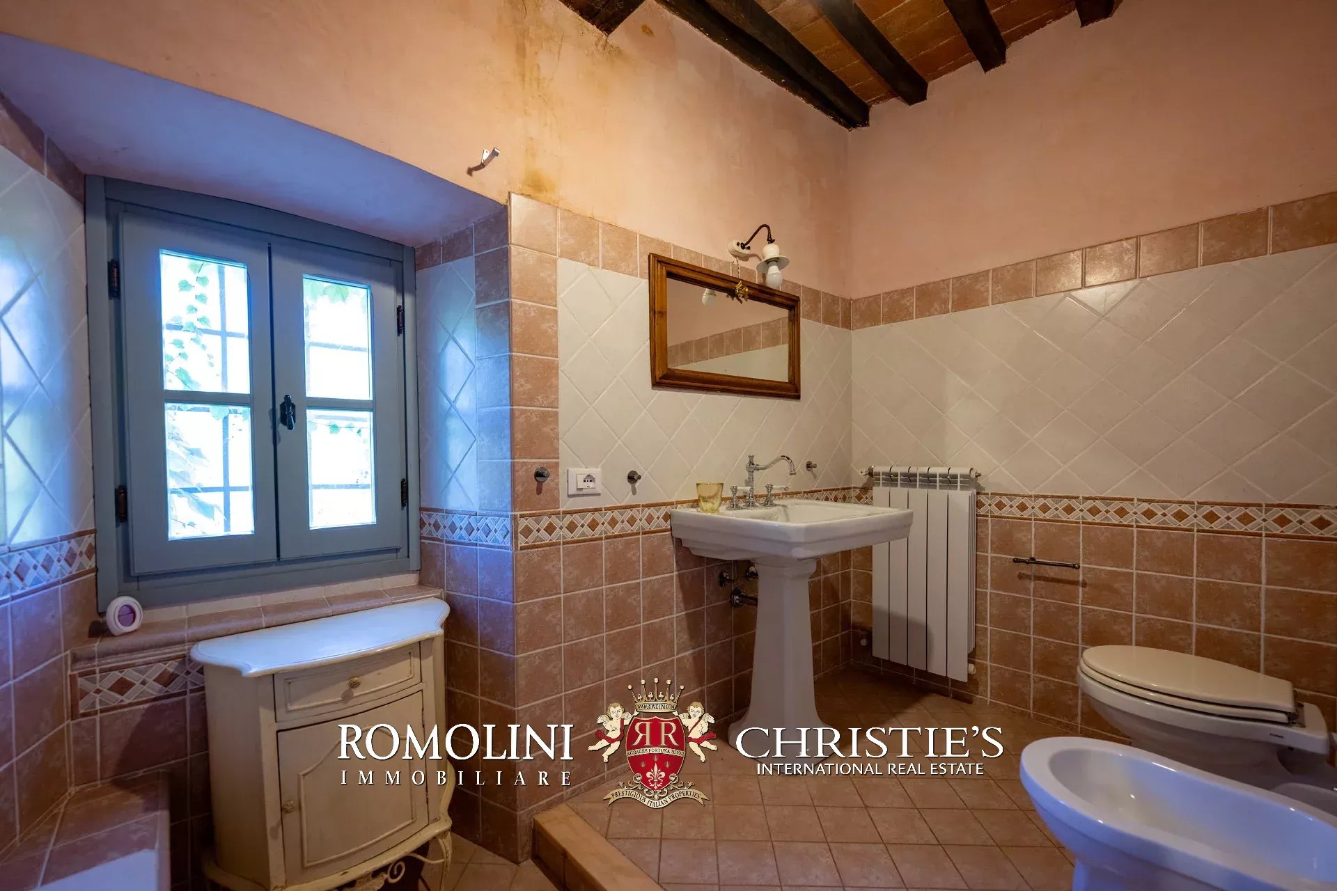 13 Bedroom Villa/Townhouse's Image 30