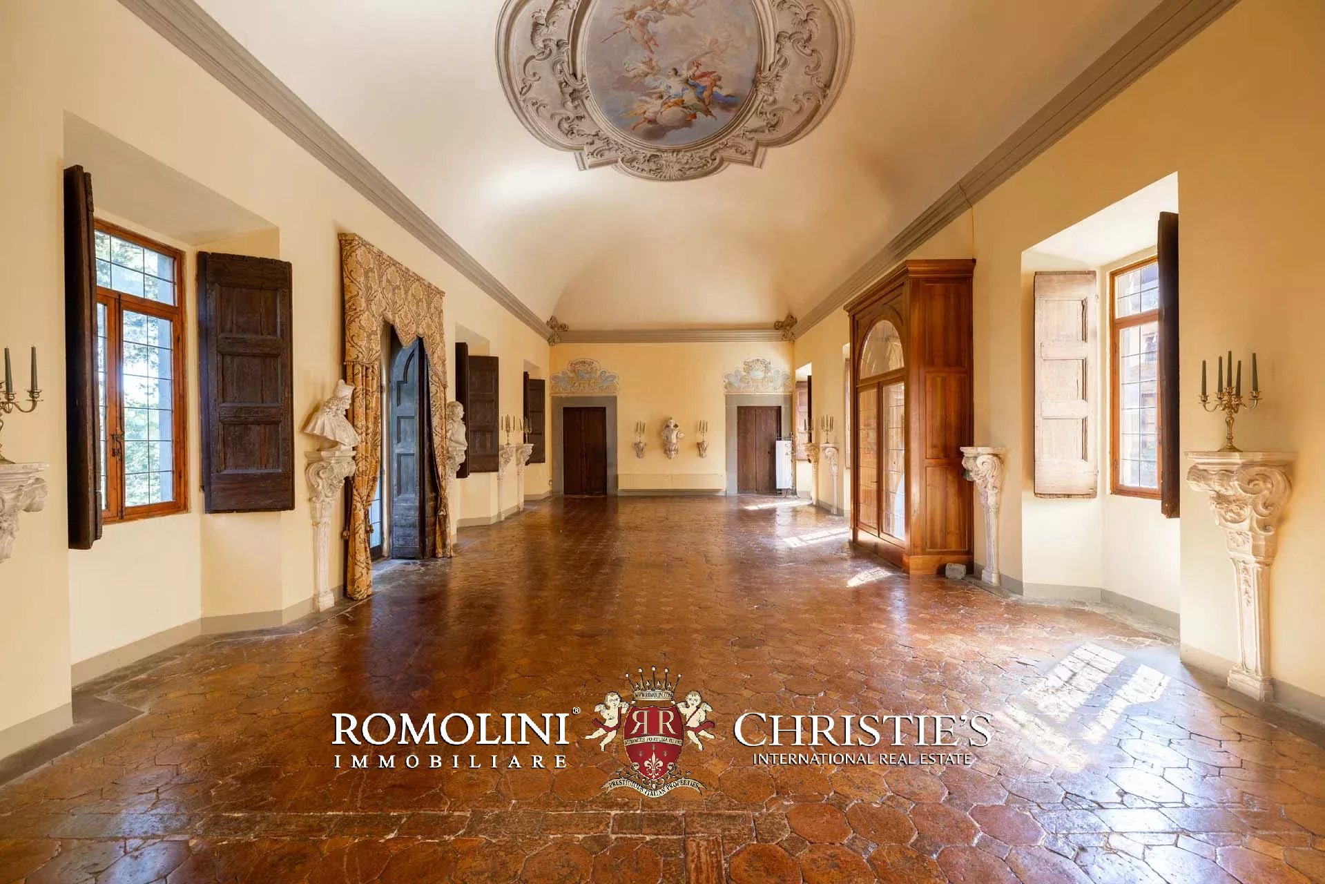 71 Bedroom Chateau's Image 42