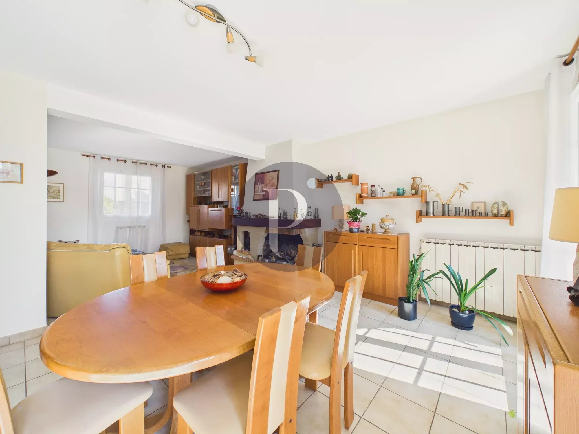 vente-maison-7-pieces-verrieres-le-buisson-86837872