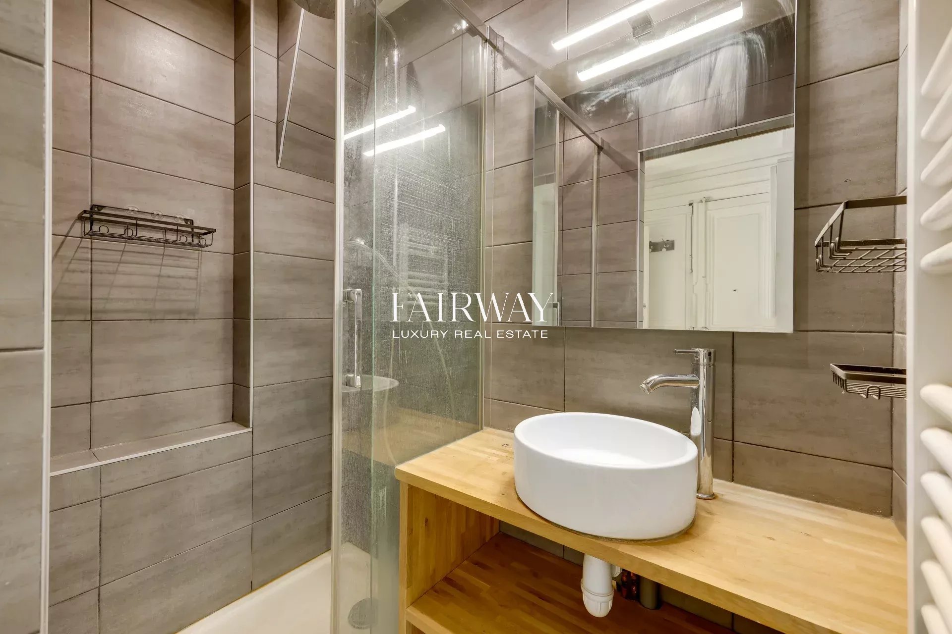 Élégant deux pièces 3è étage - Rue Chanzy