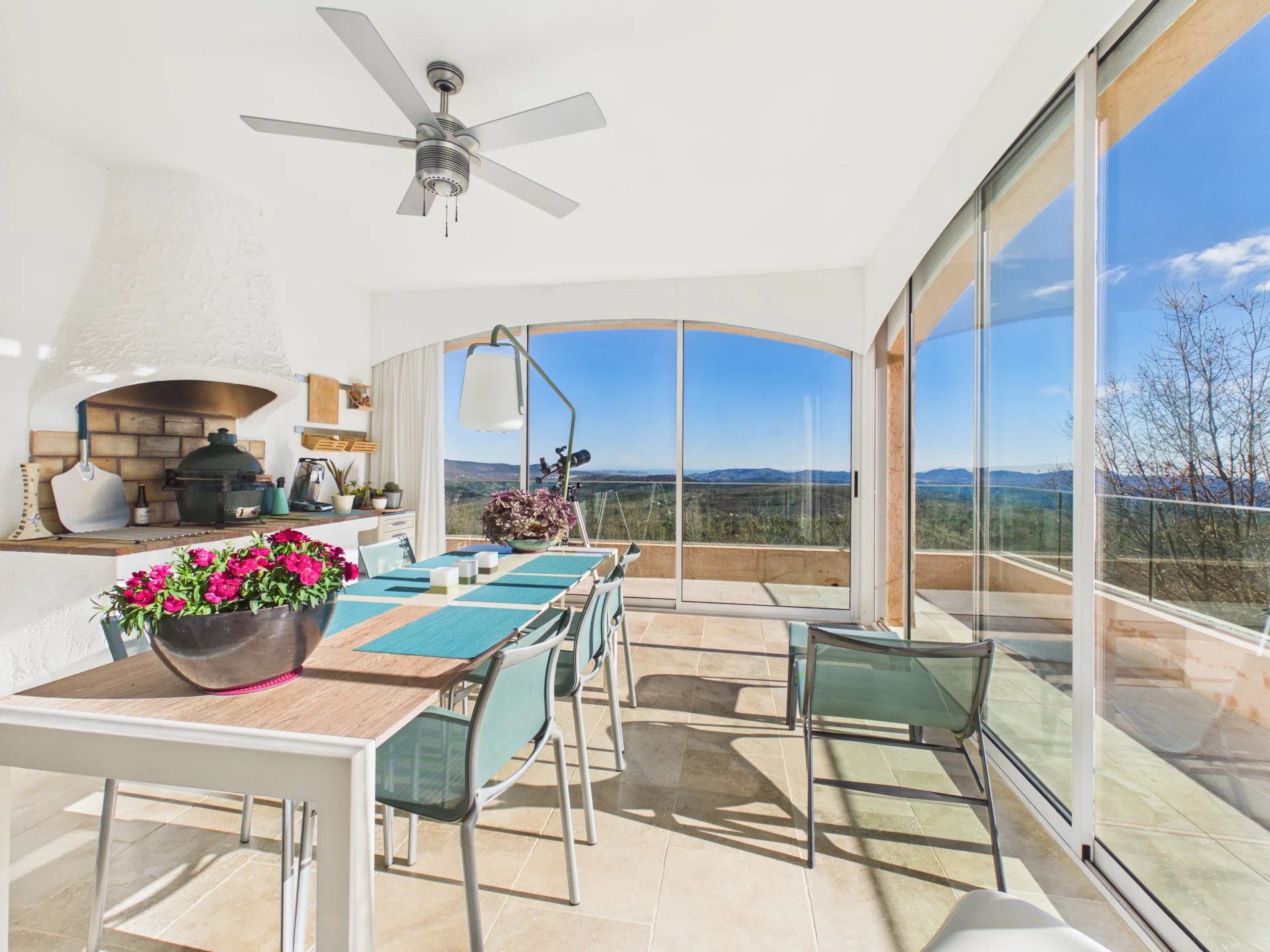 Spacious 5 bedroom family home near Fayence - Mons