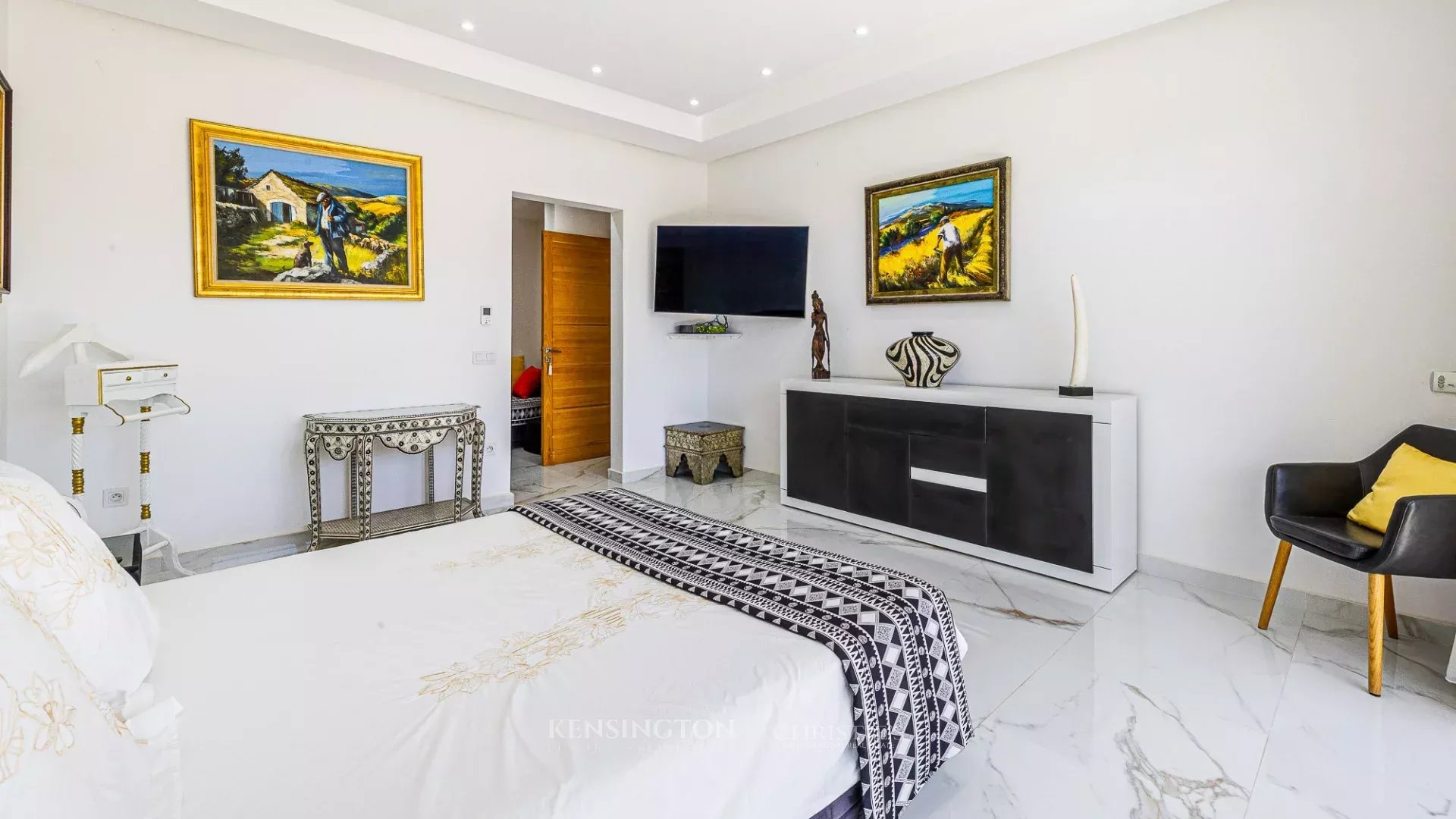 4 Bedroom Villa/Townhouse's Image 12