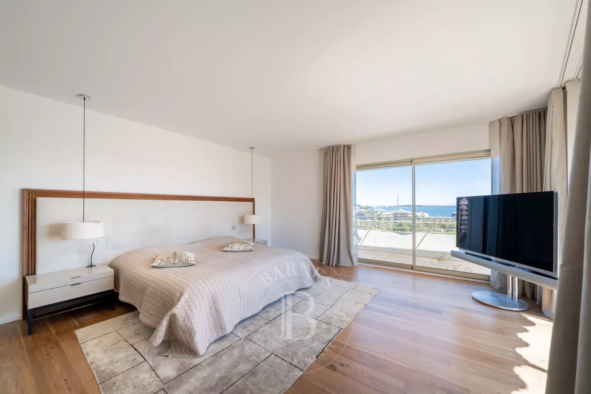 CO-EXCLUSIVITY - CANNES CROISETTE - 6-ROOM APARTMENT - MODERN - PANORAMIC SEA VIEW - picture 7